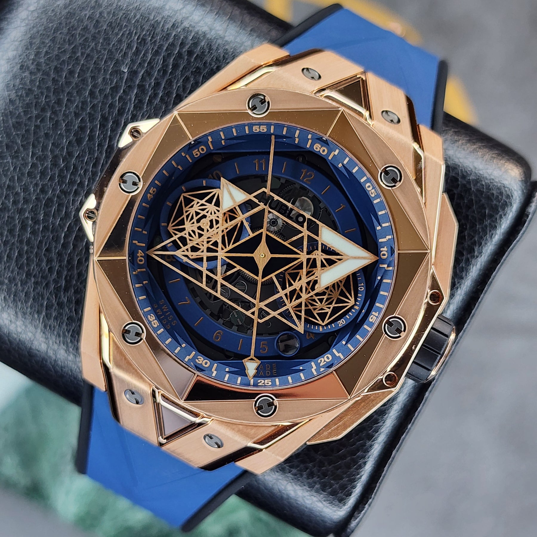 Hublot Big Bang Sang Bleu II front view