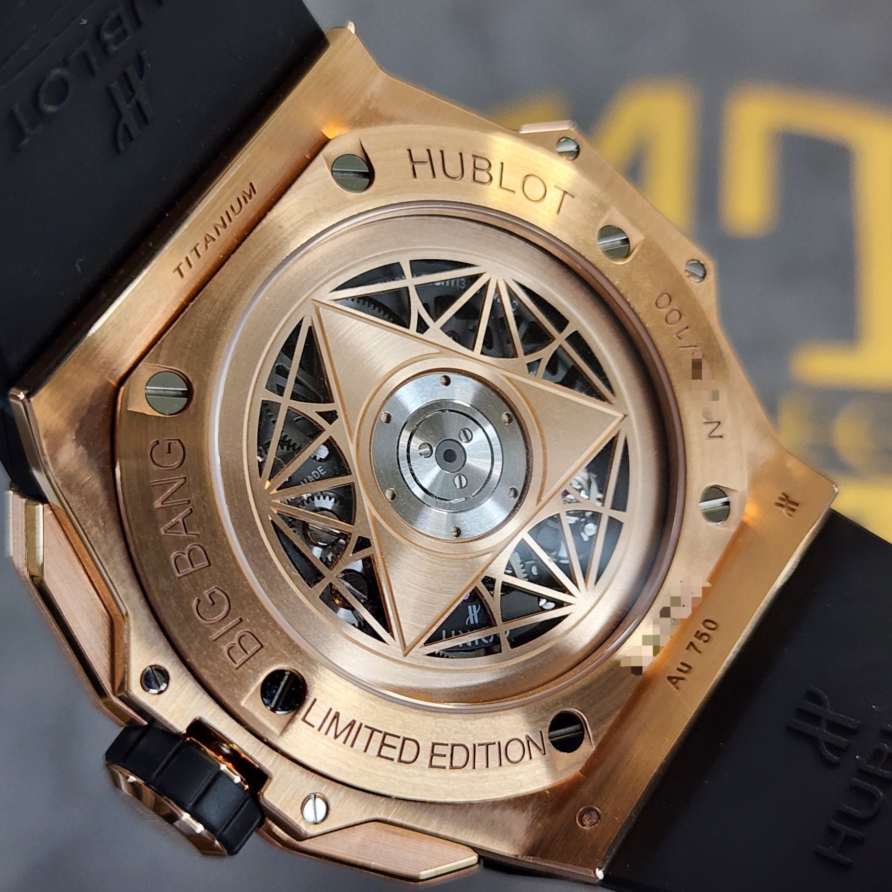 Hublot Big Bang Sang Bleu II movement view
