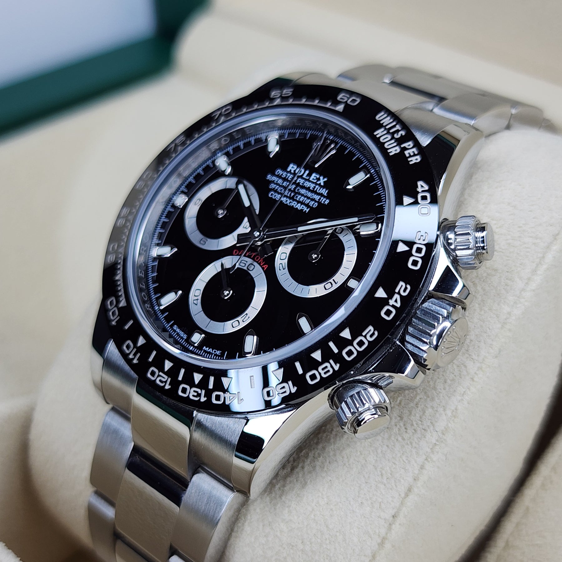 Rolex Daytona Ceramic 116500LN right side case, crown, pushers view