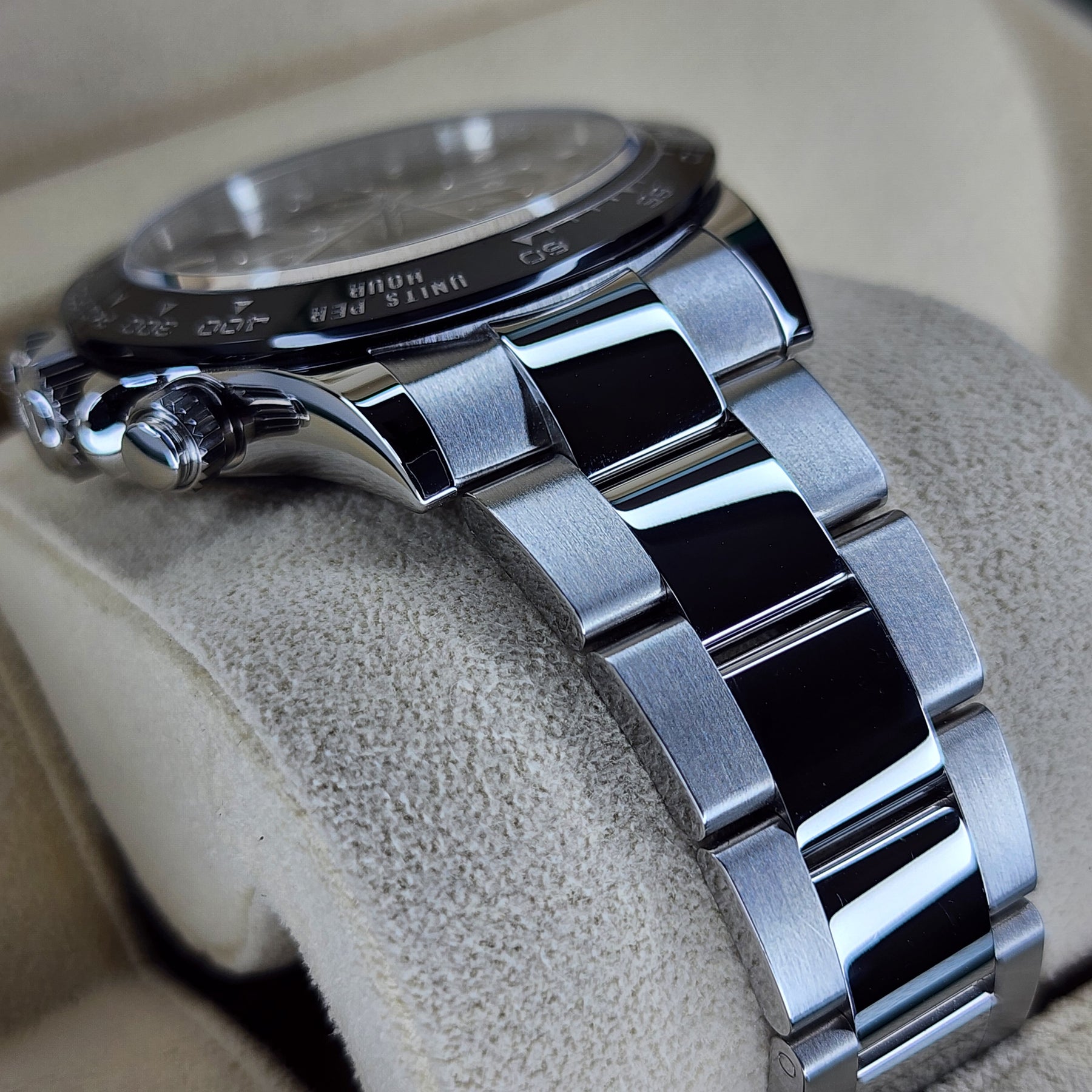 Rolex Daytona Ceramic 116500LN bracelet view