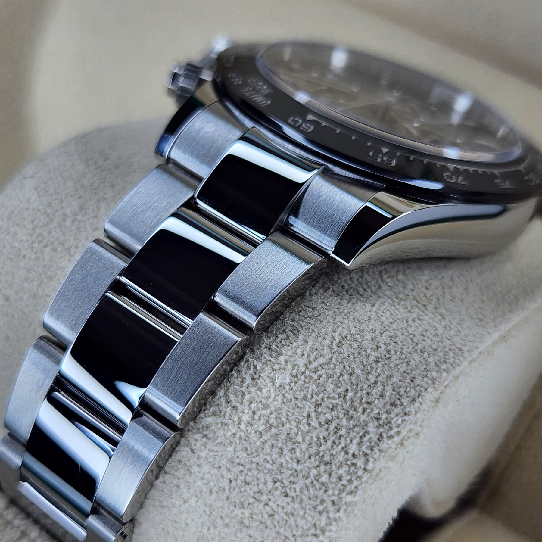 Rolex Daytona Ceramic 116500LN bracelet view