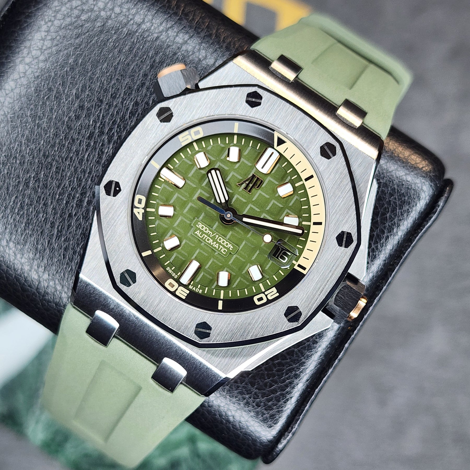 Audemars Piguet Royal Oak Offshore Diver 42mm front view