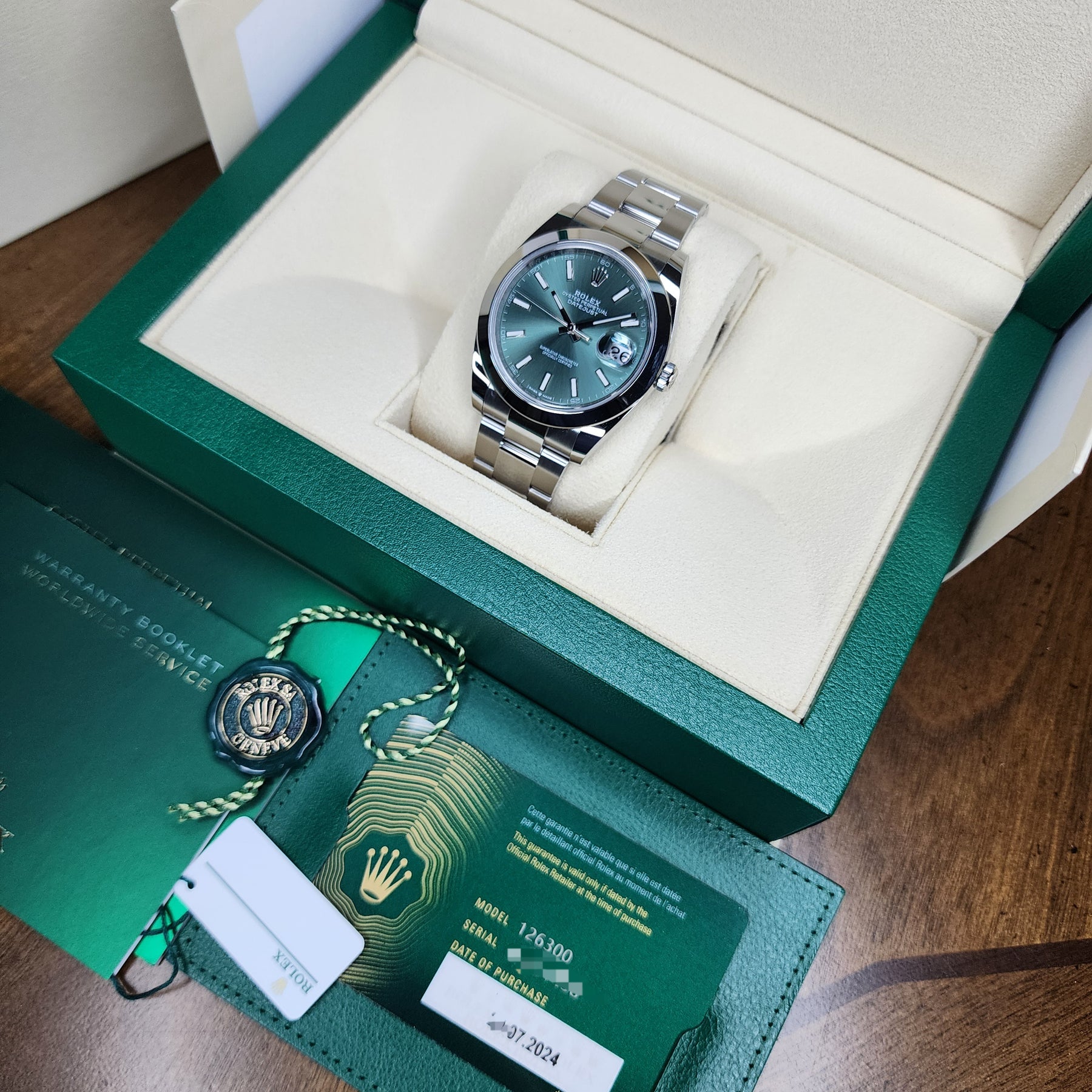 Rolex Datejust Mint Green 126300 full set view