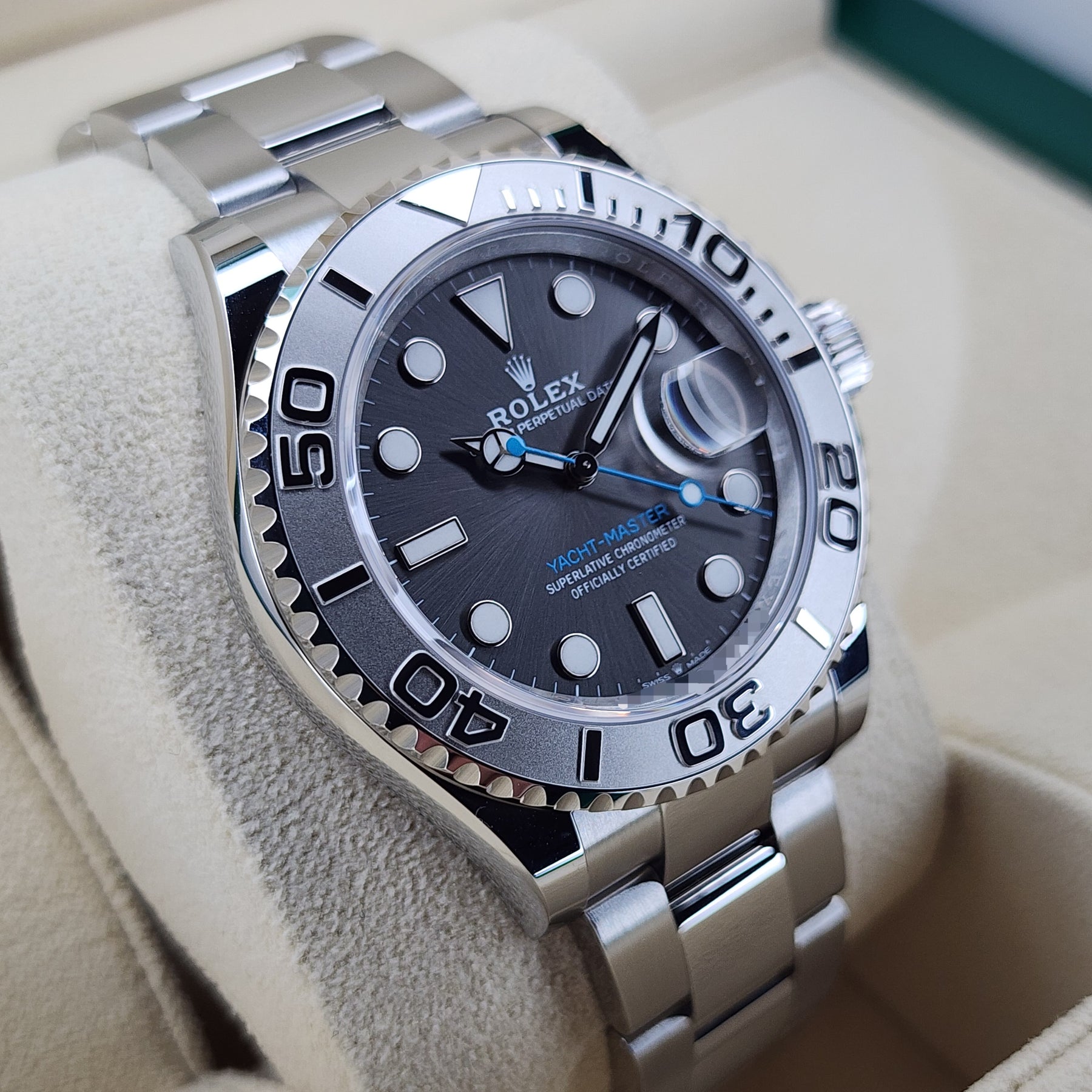 Rolex Yacht-Master 126622 bezel, case view