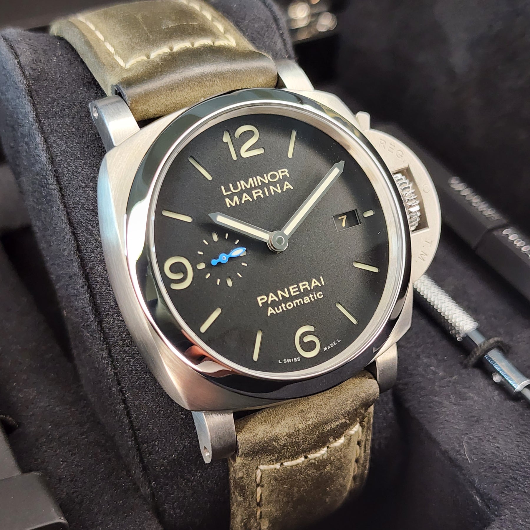 Panerai Pam01312 left side view