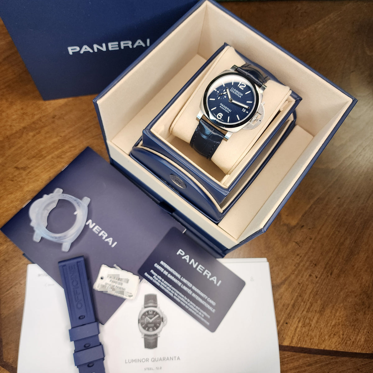 Panerai Quaranta PAM1372 full set view