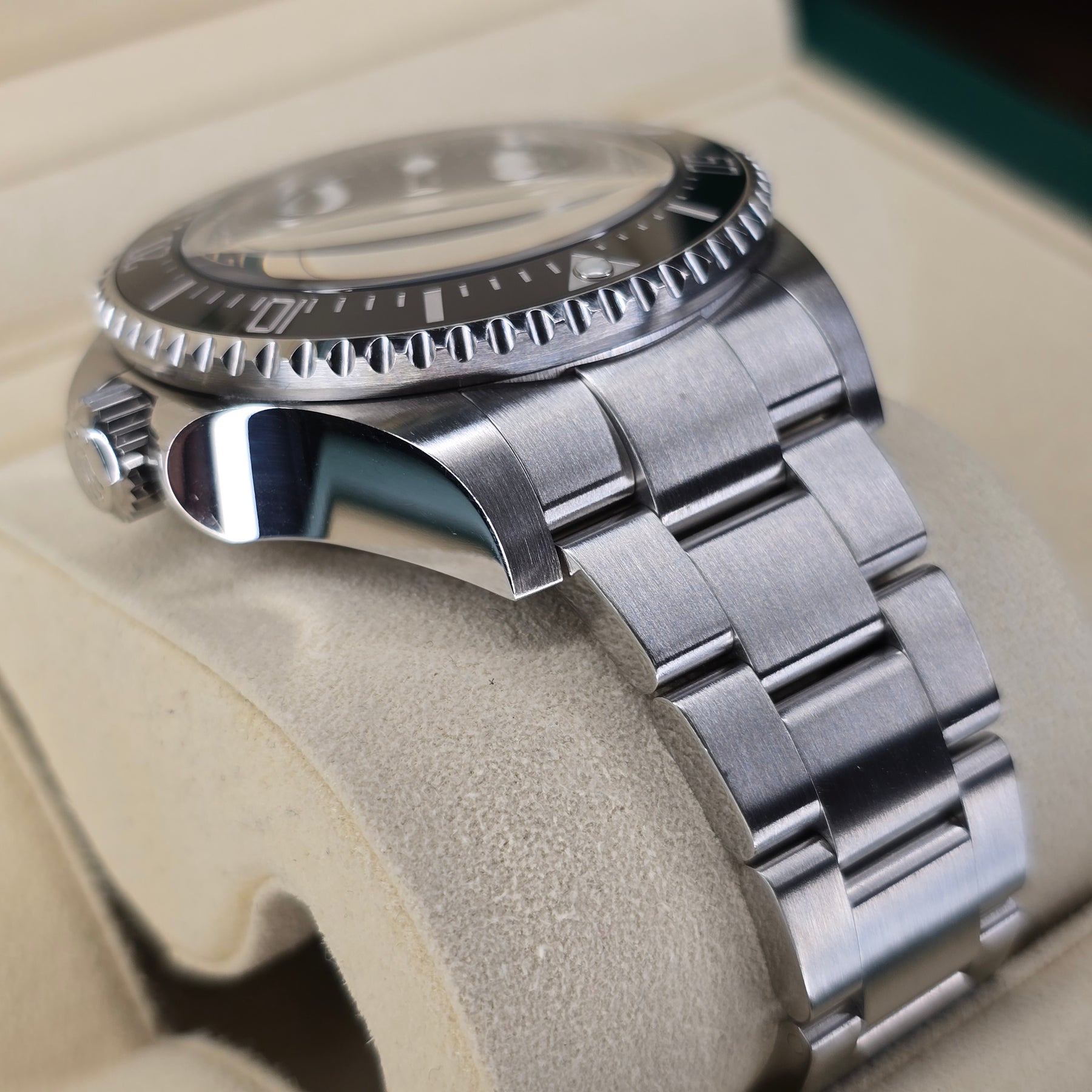 Rolex Deep Sea Sea-Dweller 126660 case and oyster bracelet view