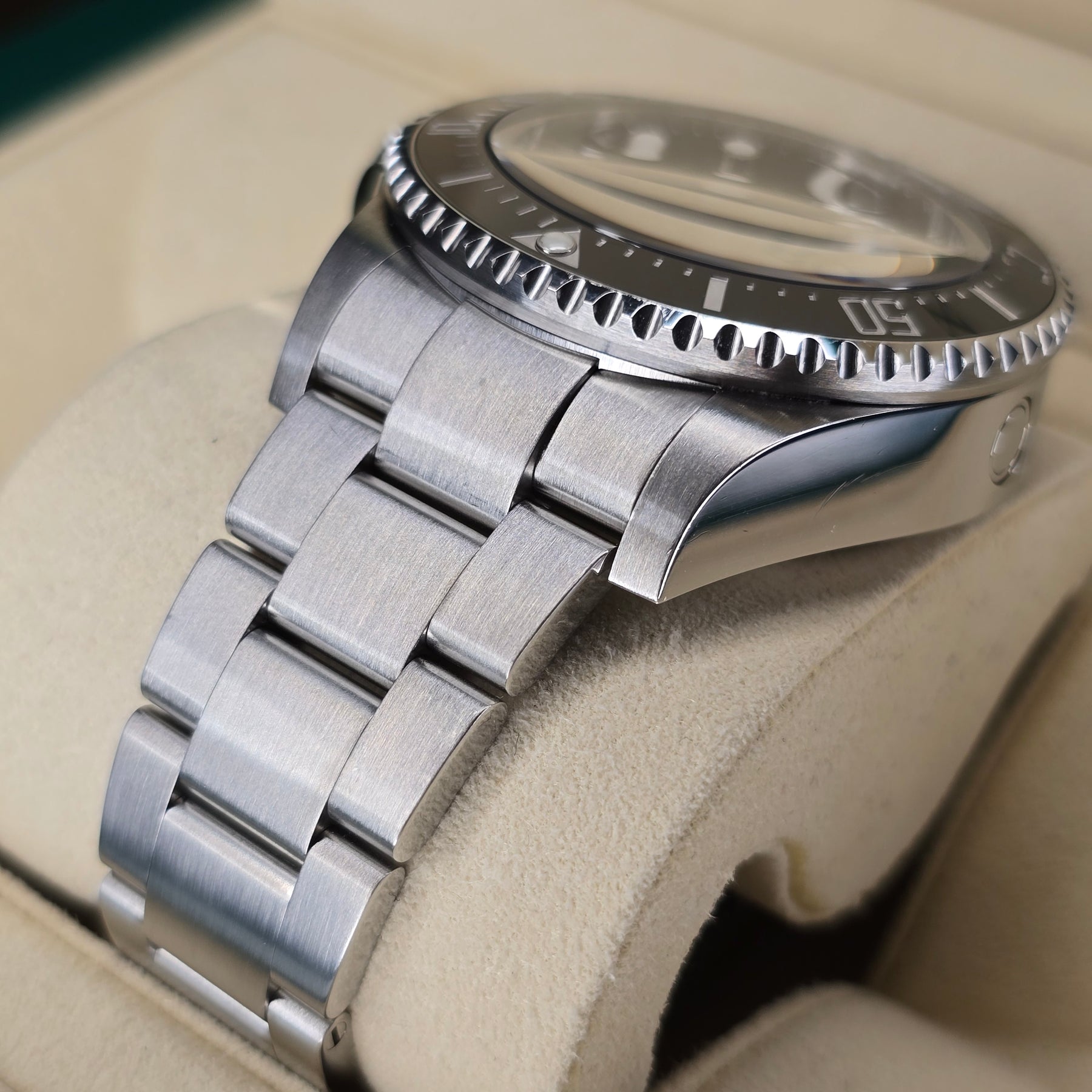 Rolex Deep Sea Sea-Dweller 126660 case and oyster bracelet view