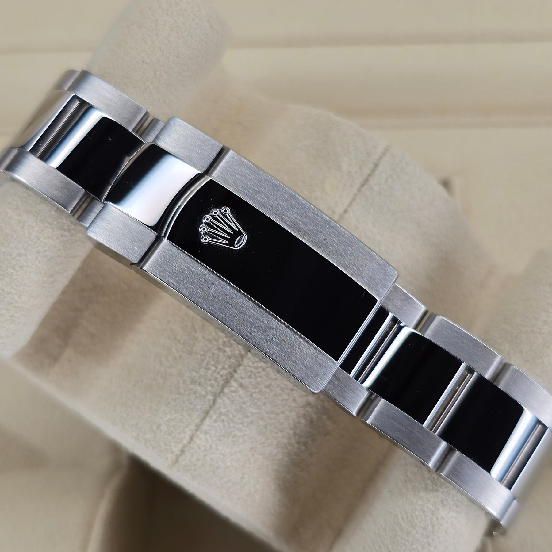 Rolex Datejust Wimbledon 126334 clasp view