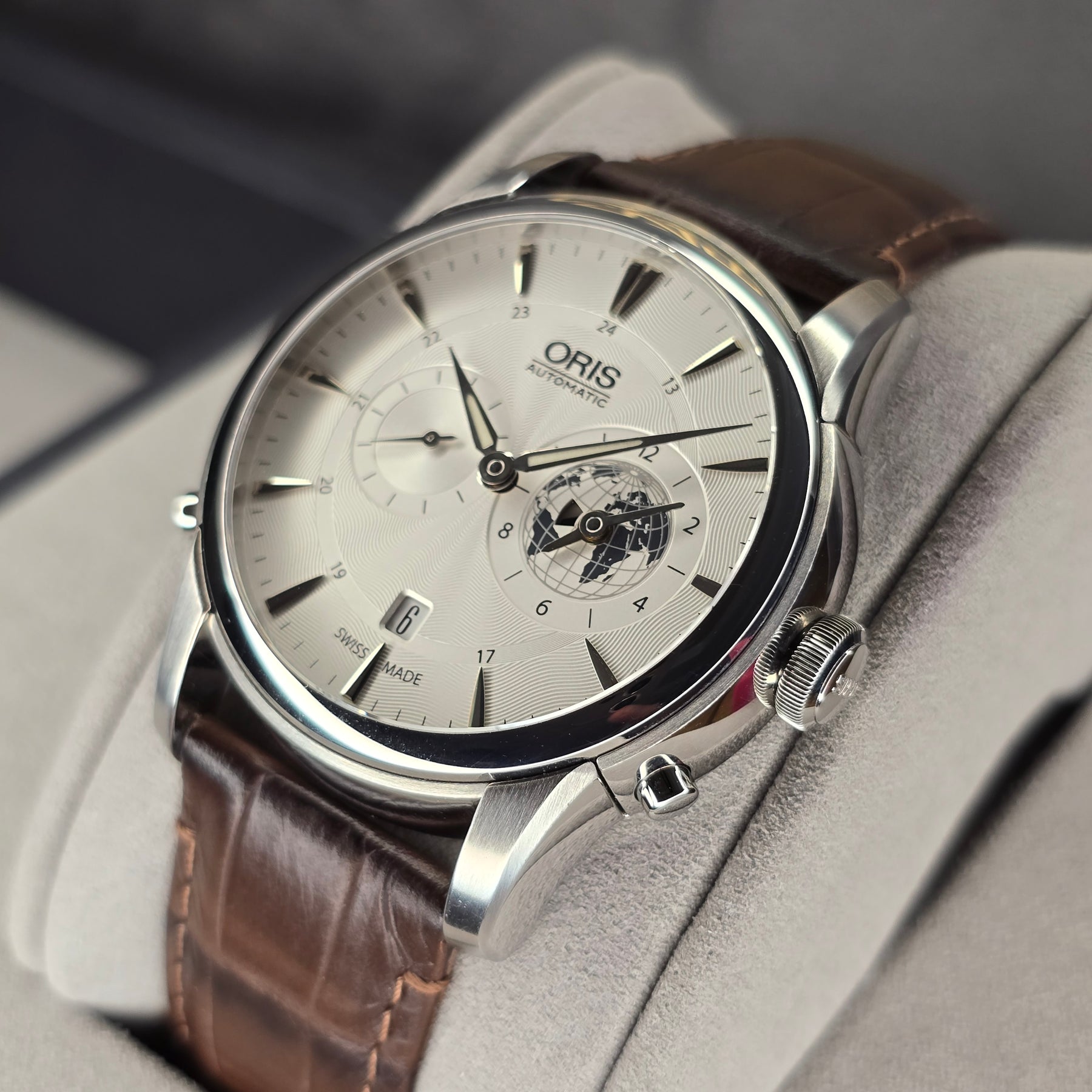 Oris Artelier Greenwich Mean Time right side case view