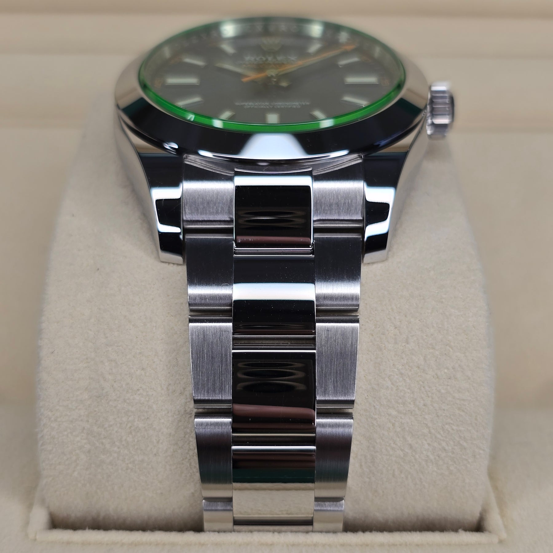 Rolex Milgauss Z-Blue 116400GV case, oyster bracelet view