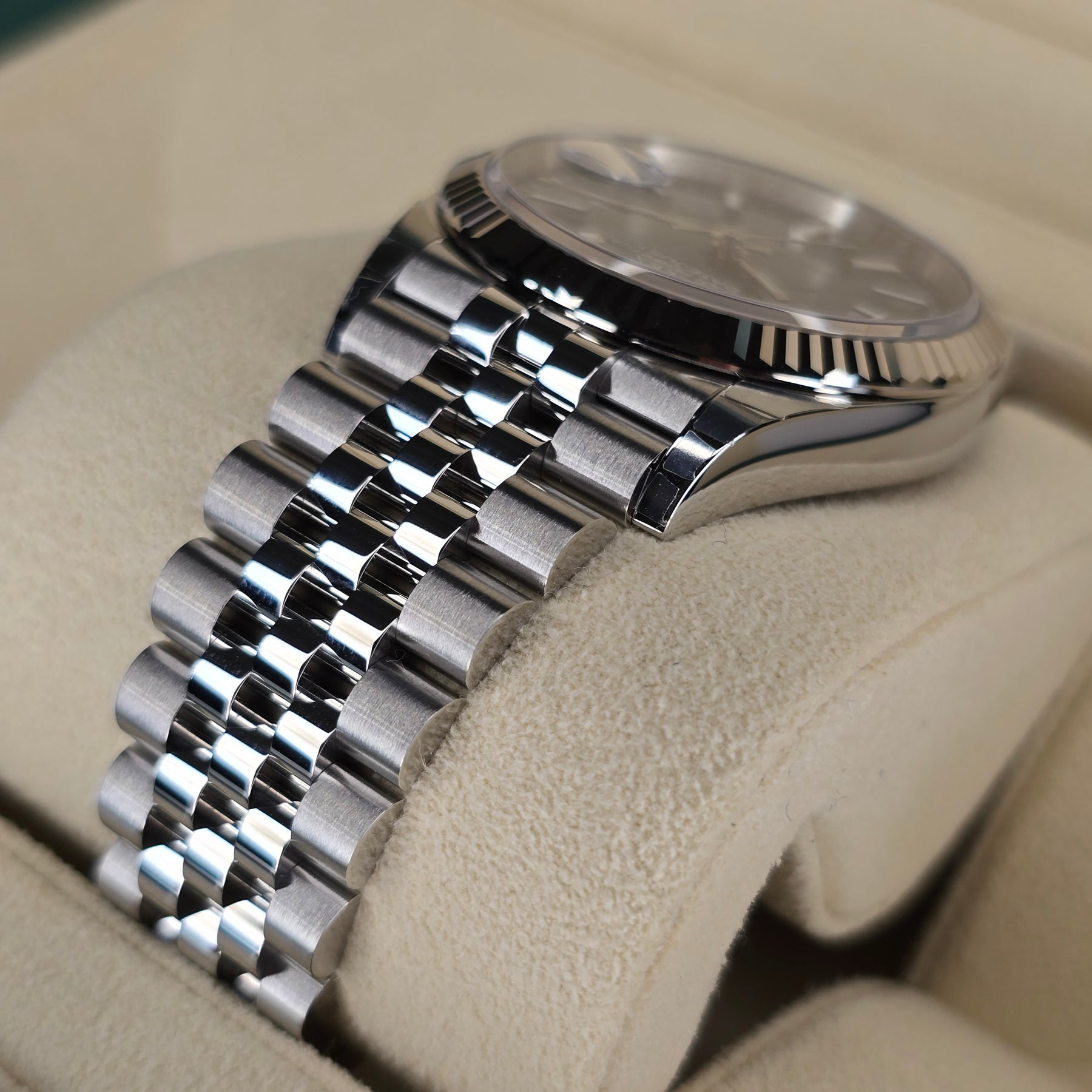 Rolex Datejust 126234 Mint Green case, jubilee bracelet view
