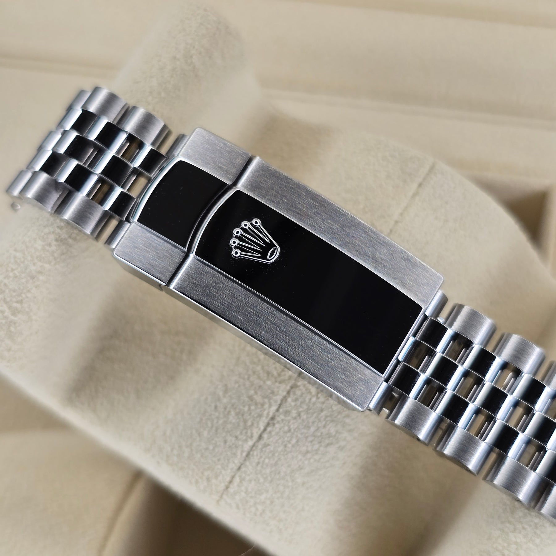 Rolex Datejust 126234 Mint Green clasp view