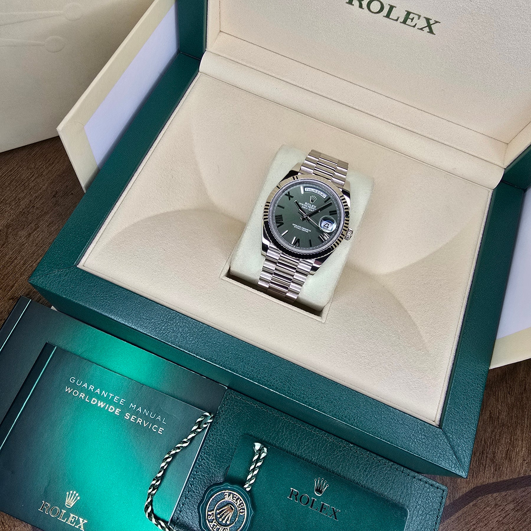 Rolex Day-Date 228239 White Gold Olive full set view