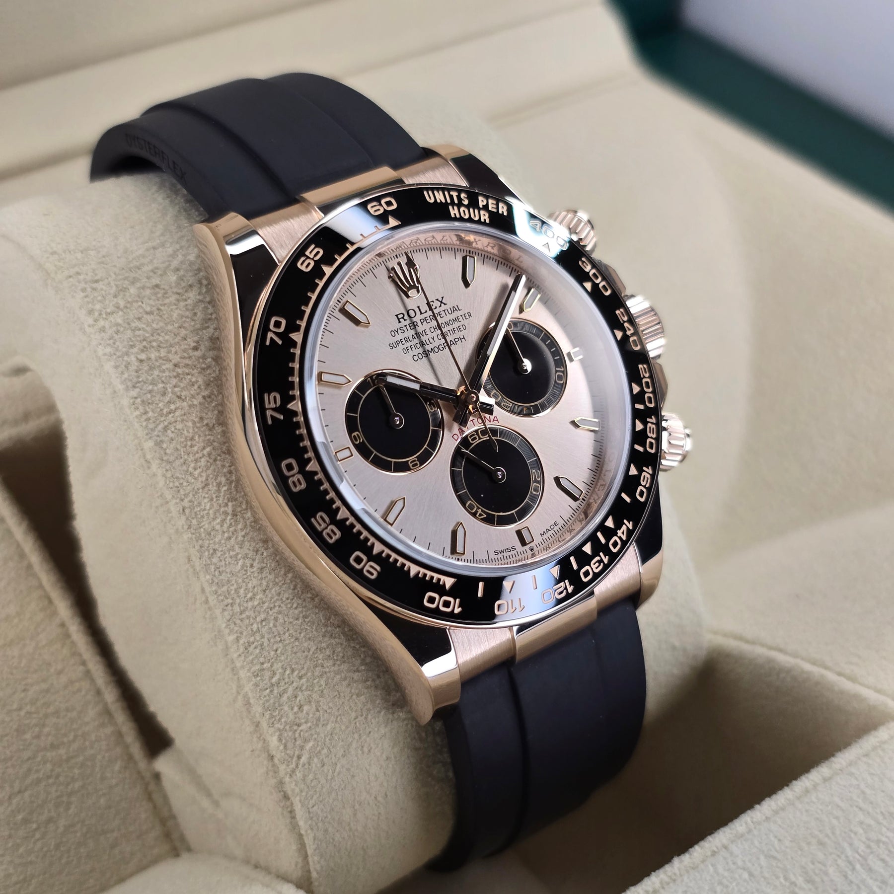 Rolex Cosmograph Daytona 126515LN Oysterflex left side case view
