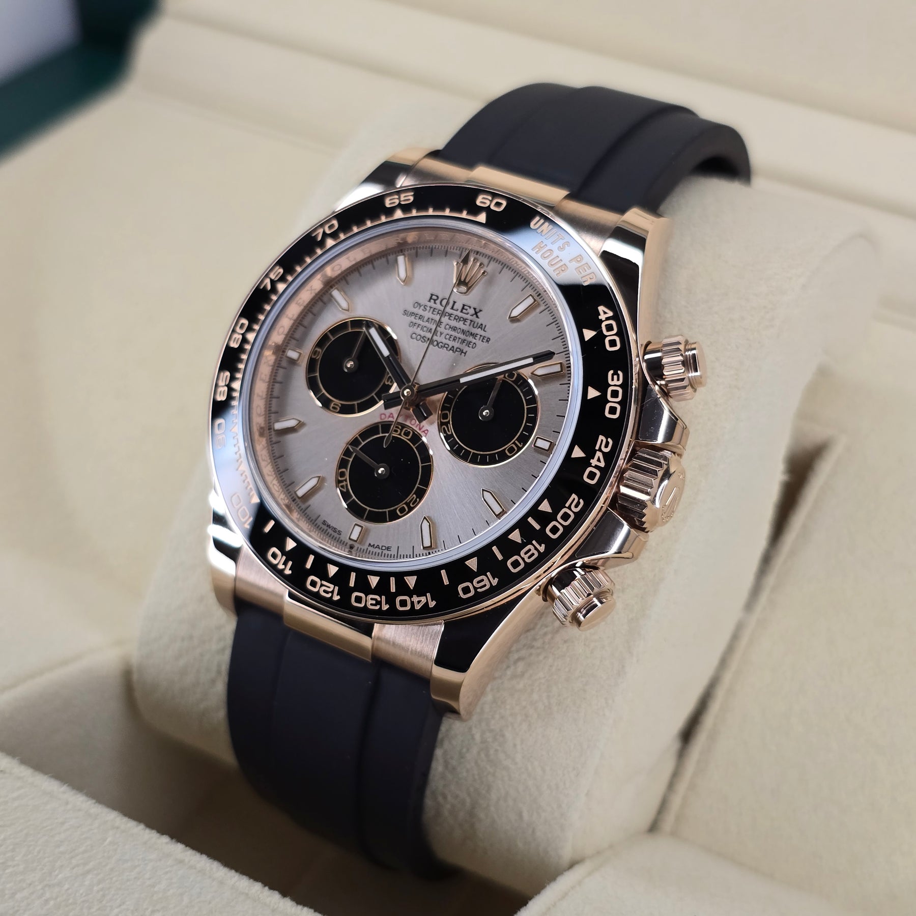 Rolex Cosmograph Daytona 126515LN Oysterflex right side case view