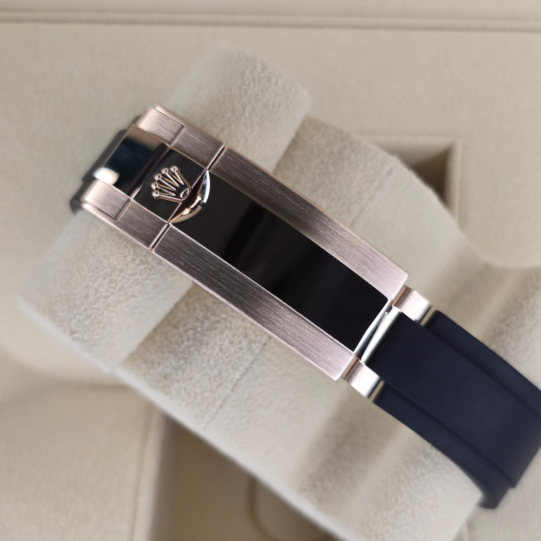 Rolex Cosmograph Daytona 126515LN Oysterflex clasp view