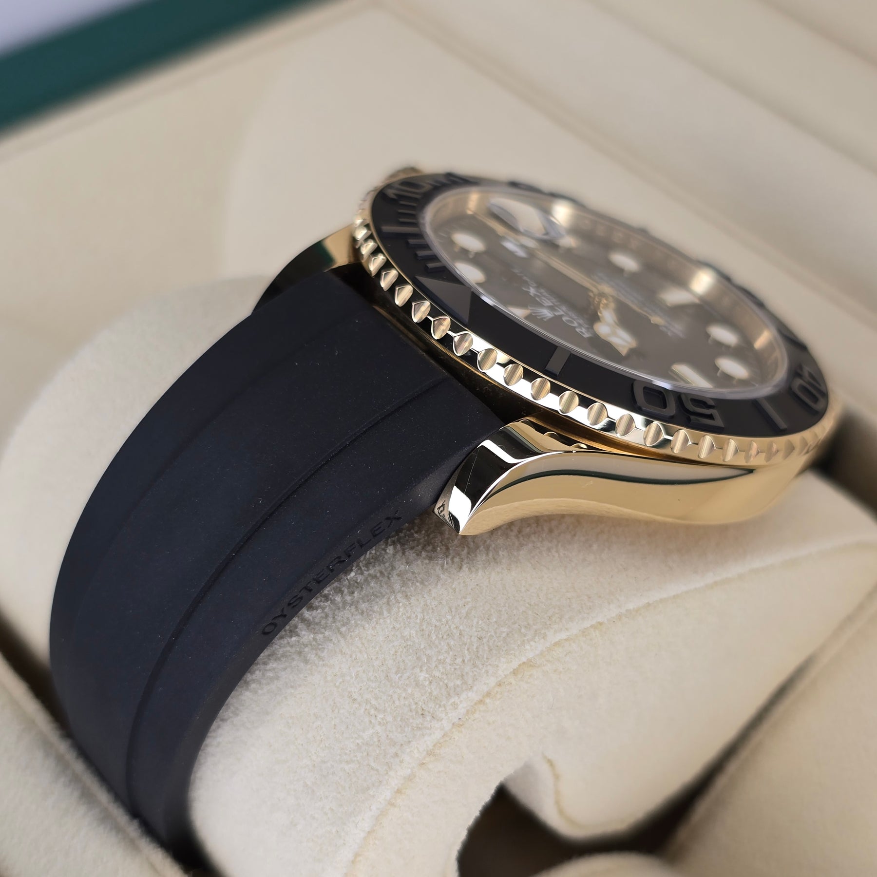 Rolex Yacht-Master 226658 case, oysterflex strap view