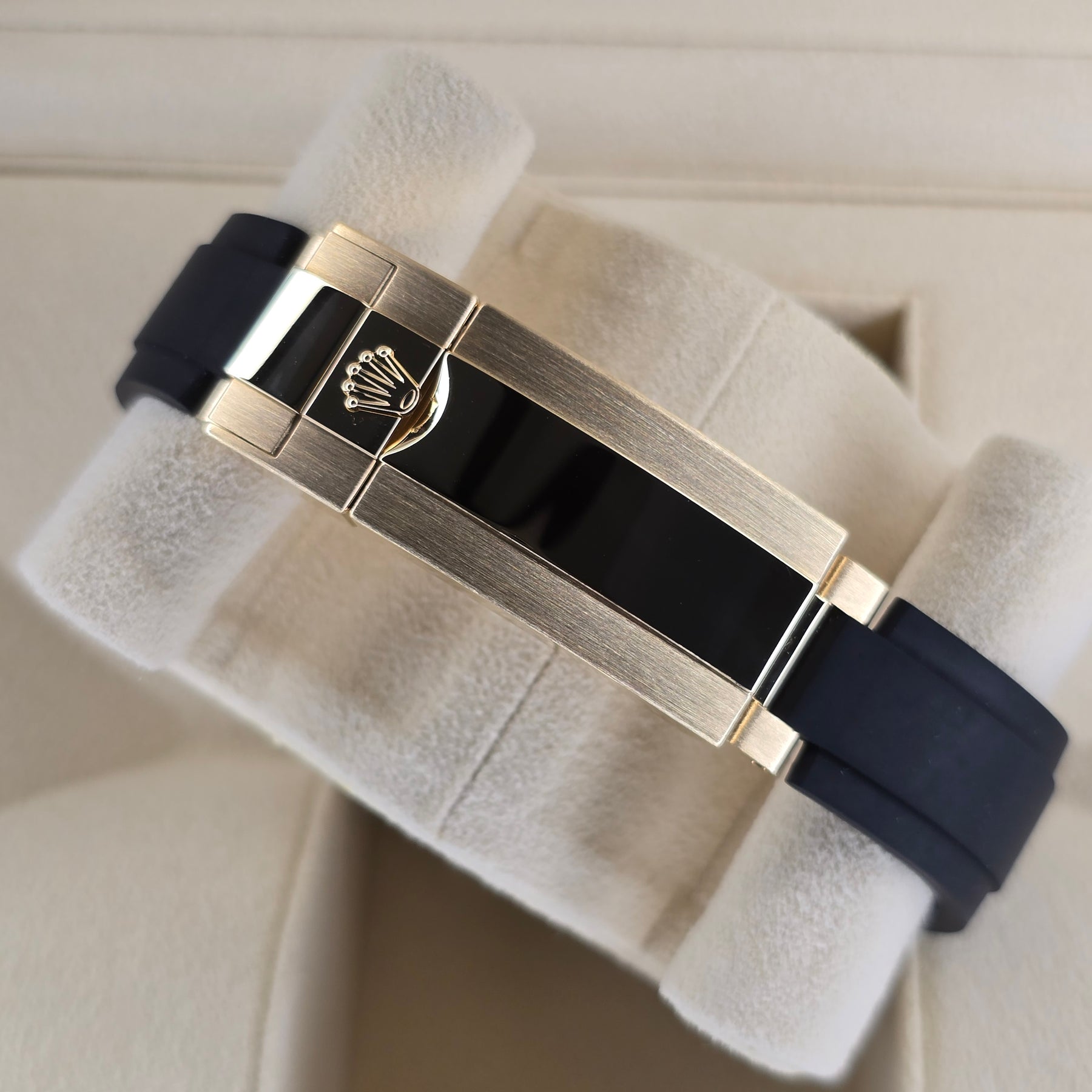 Rolex Yacht-Master 226658 clasp view