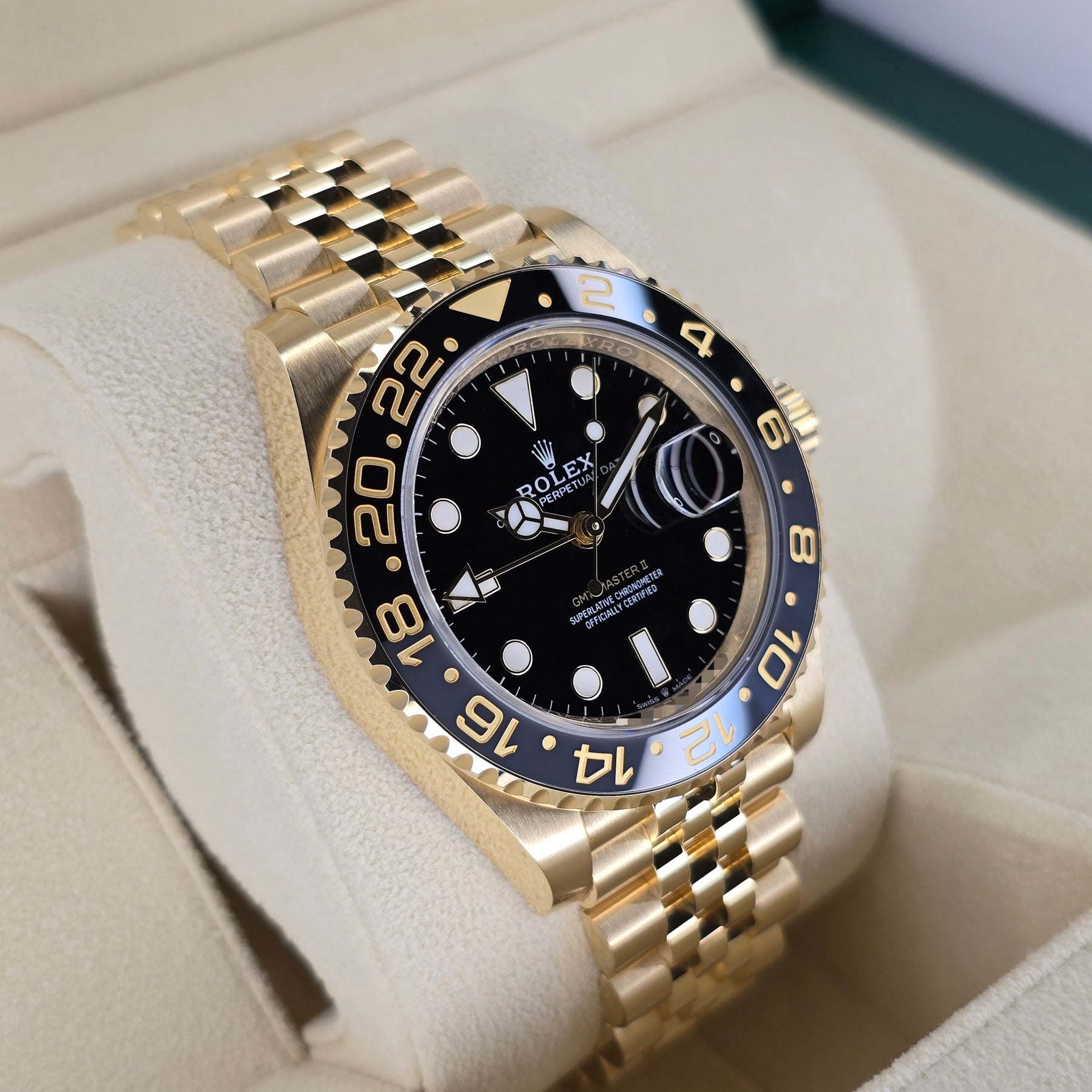 Rolex GMT-Master II 126718GRNR left side case view