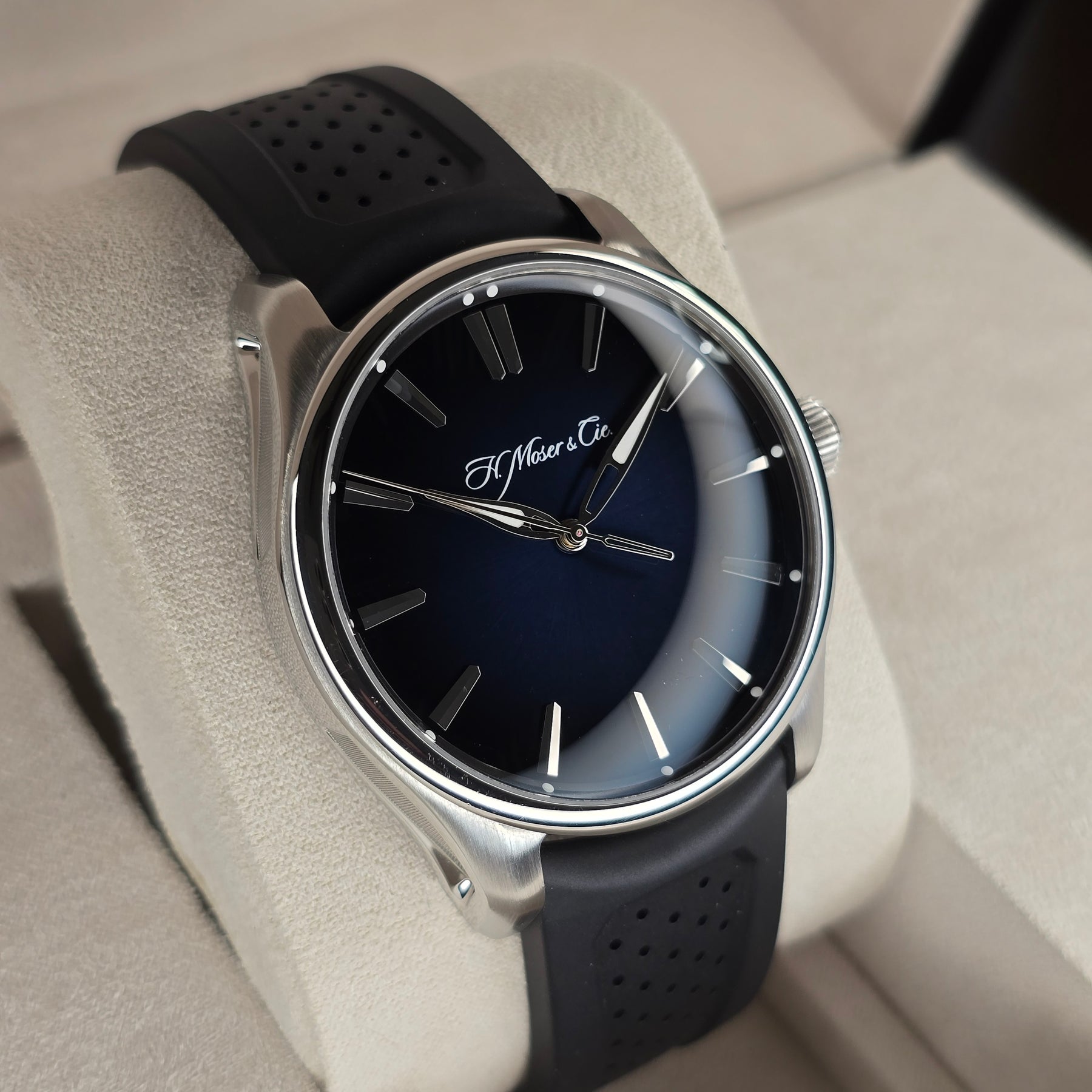 H. Moser & Cie Pioneer Blue Fume Smoke 3200 left side case view