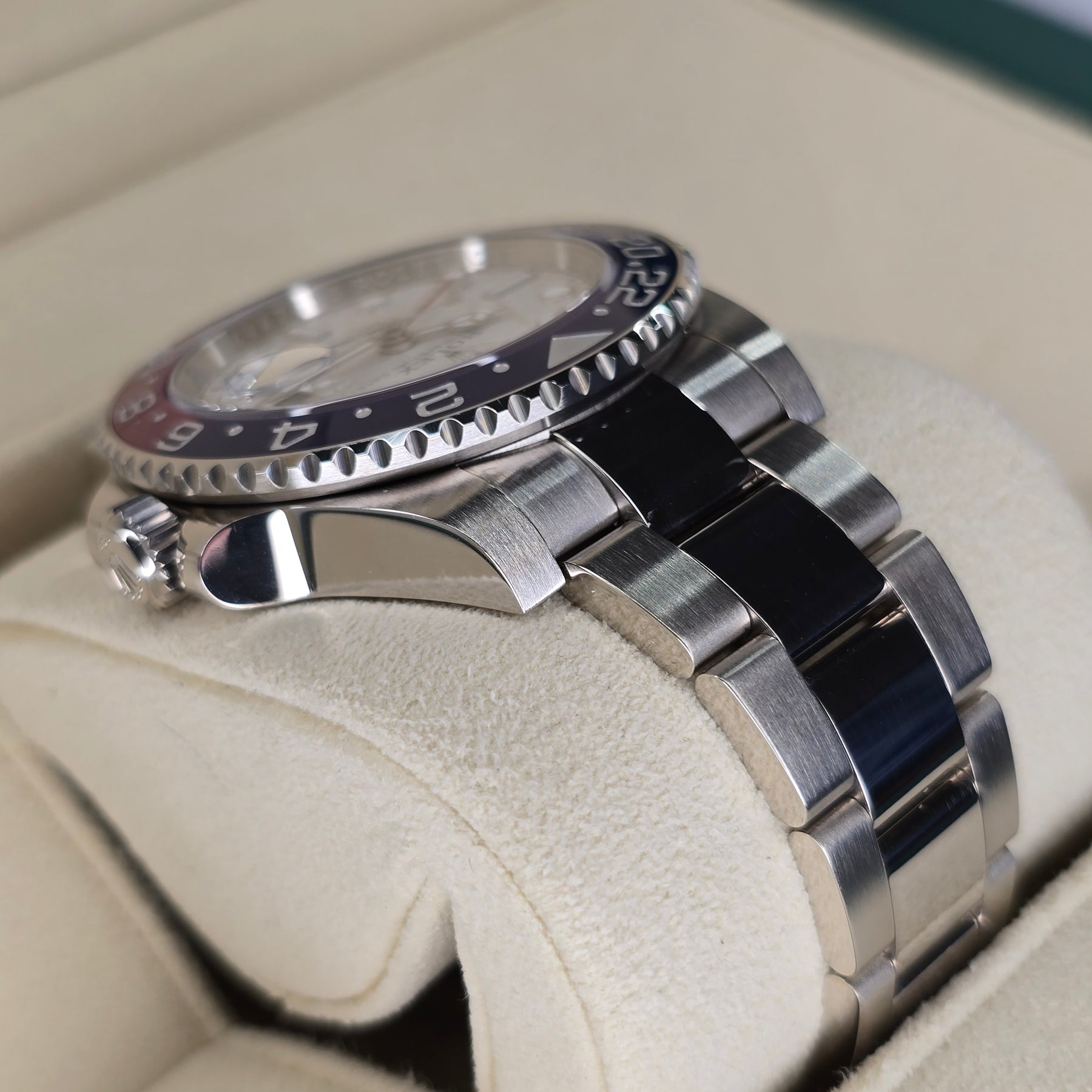 Rolex GMT-Master II 126719BLRO Meteorite case, bracelet view