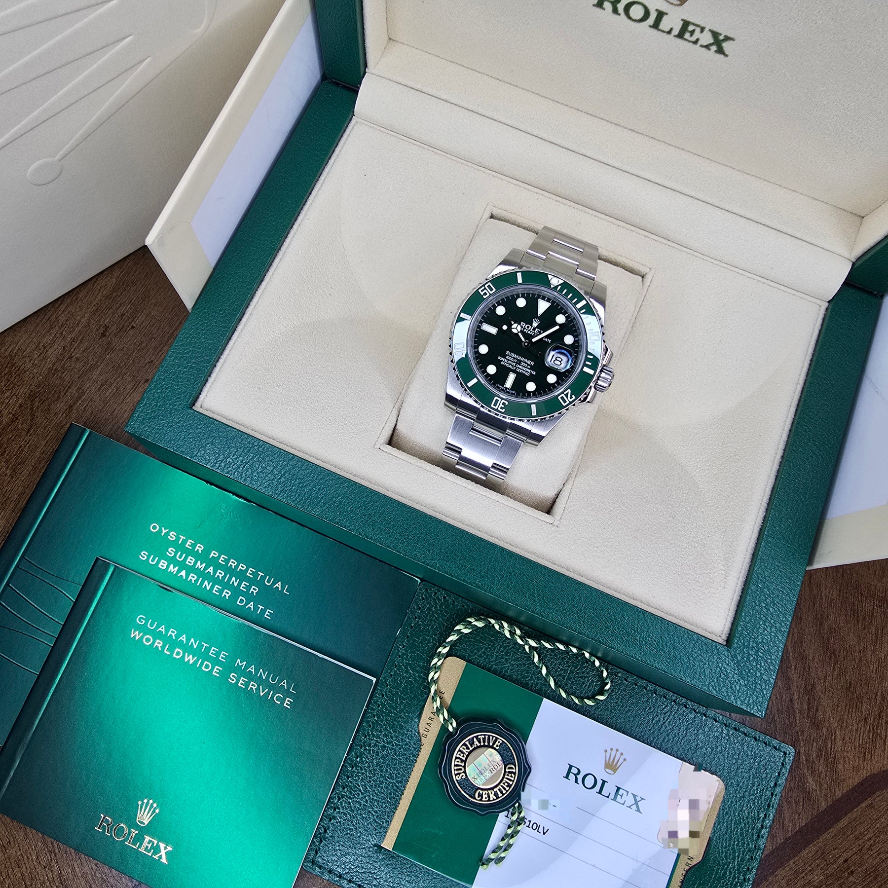 Rolex Submariner Hulk 116610LV full set view