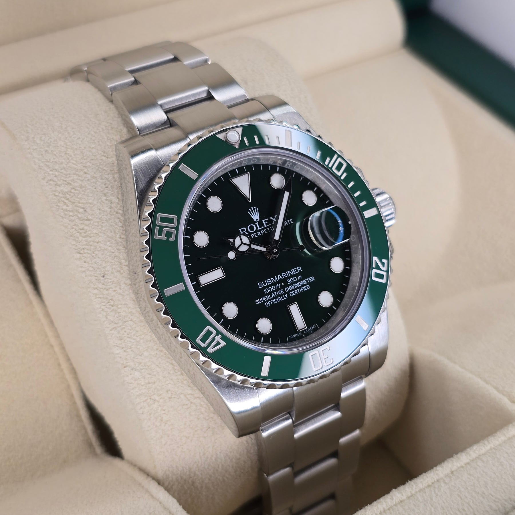 Rolex Submariner Hulk 116610LV left side case view