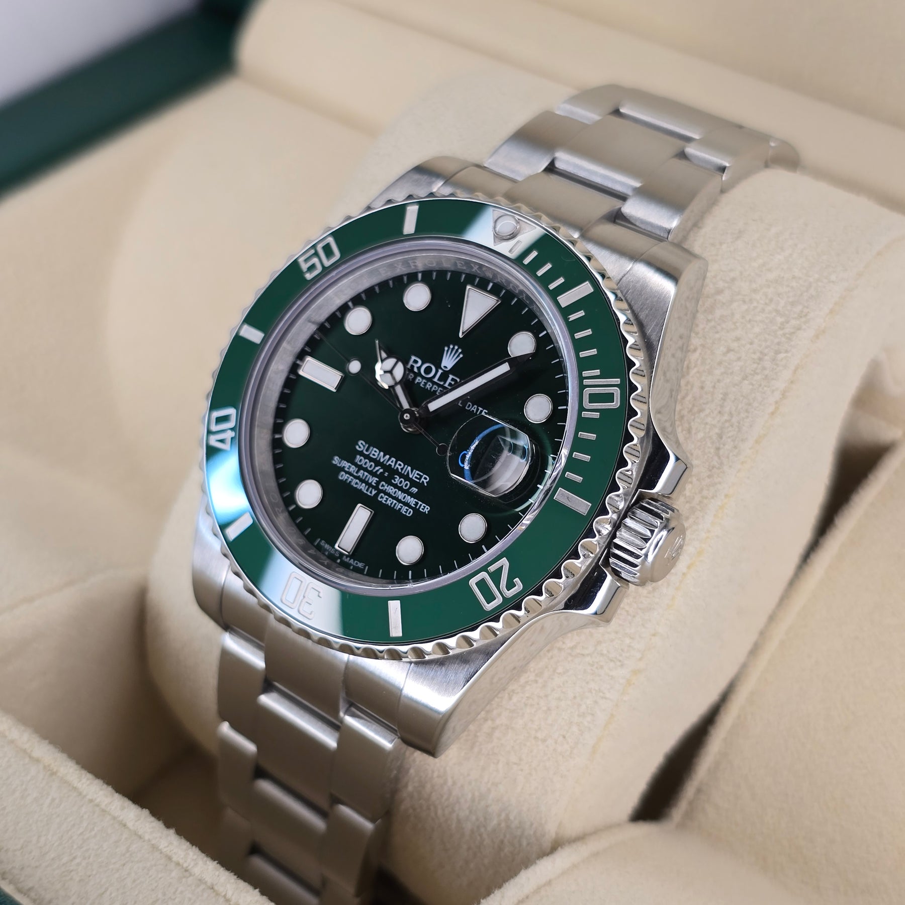 Rolex Submariner Hulk 116610LV right side case view