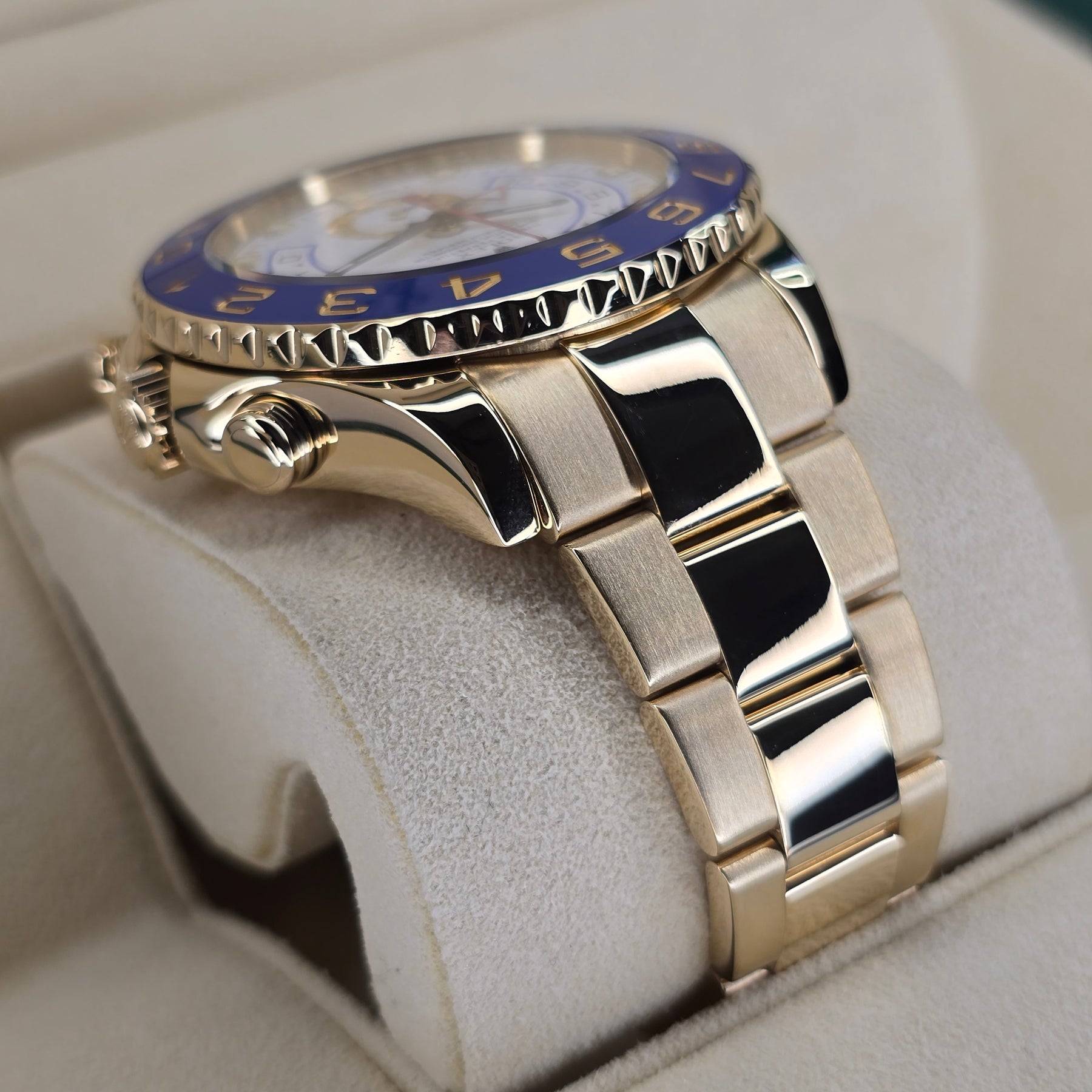 Rolex Yacht-Master II 116688 case, bracelet view