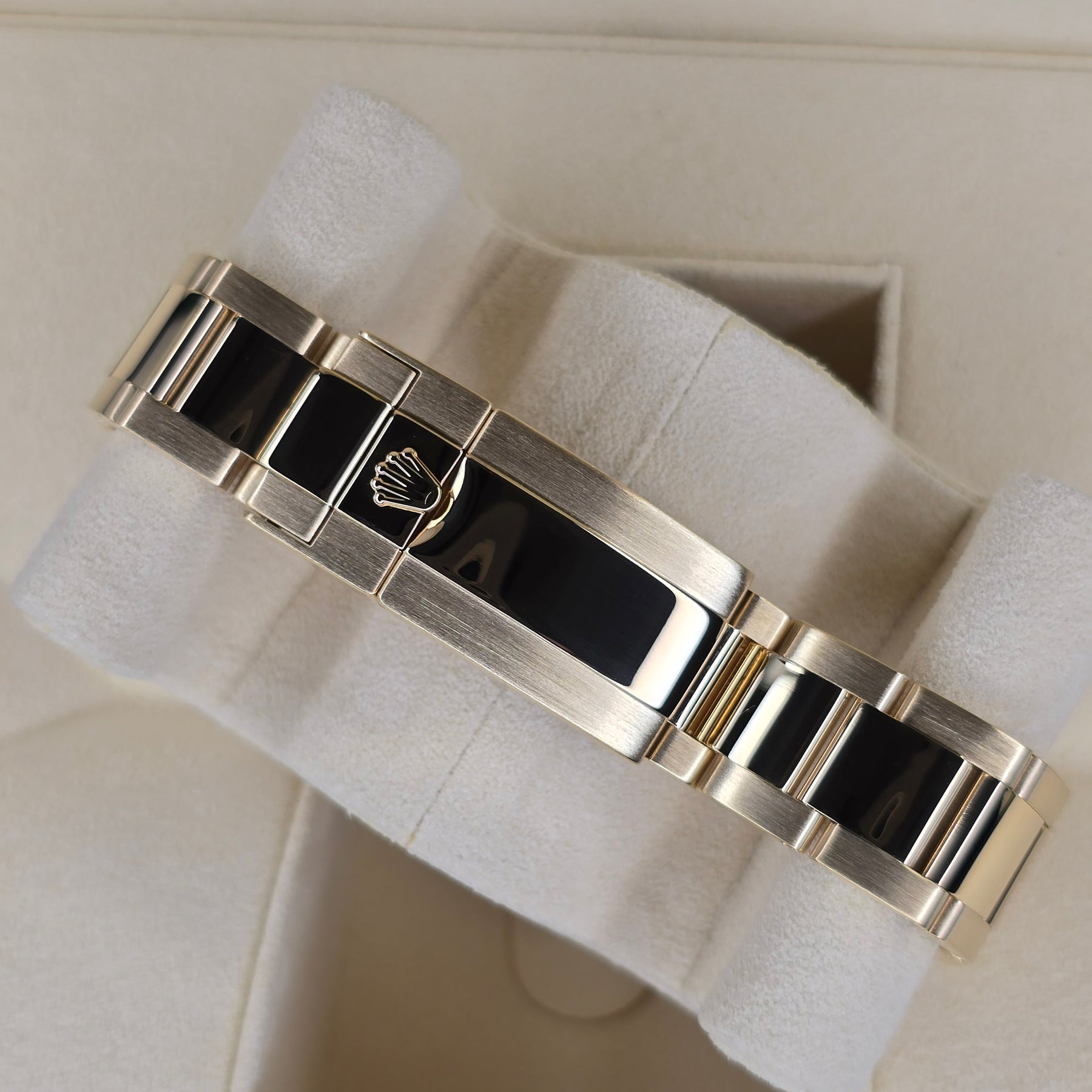 Rolex Yacht-Master II 116688 clasp view