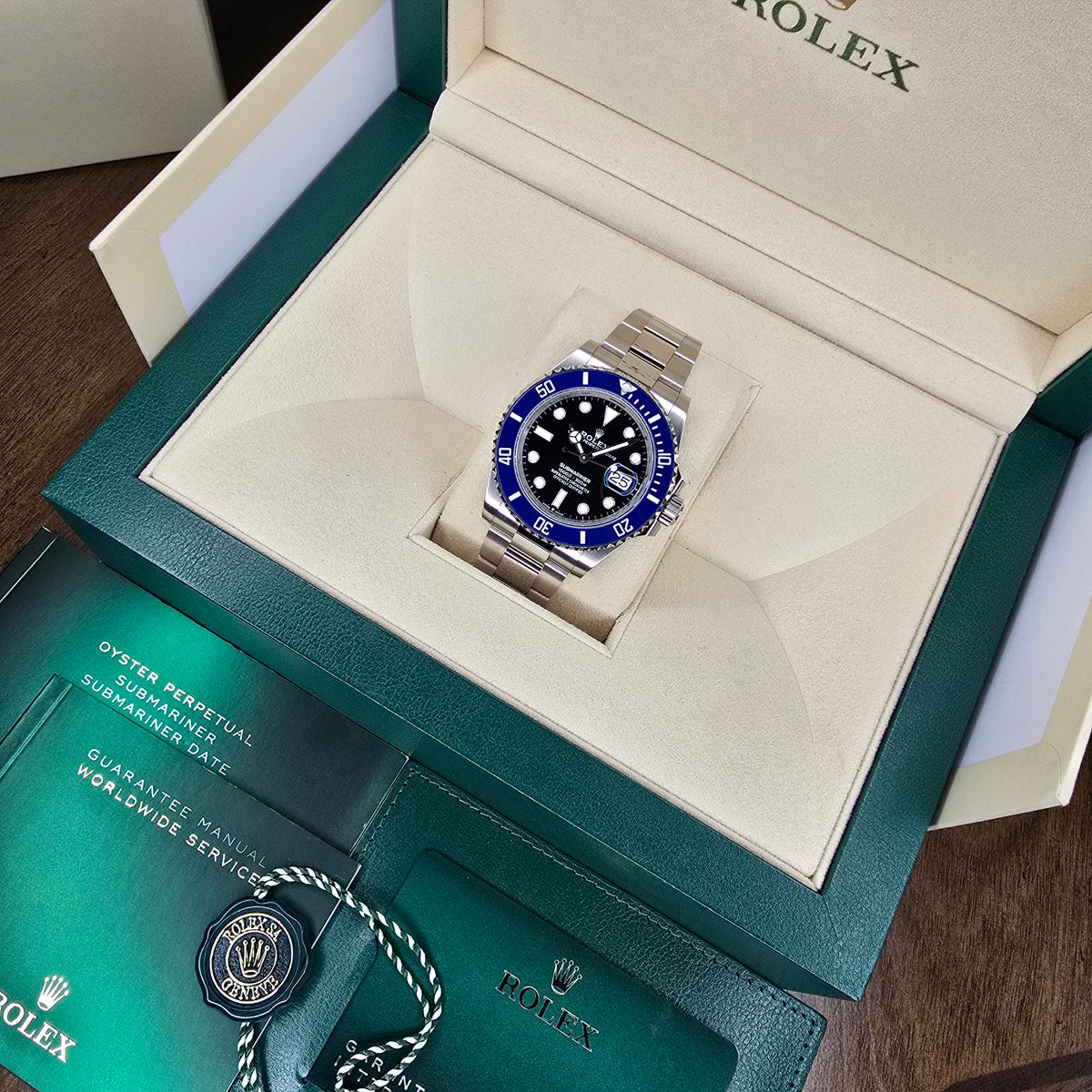 Rolex Submariner Date 126619LB Cookie Monster full set view