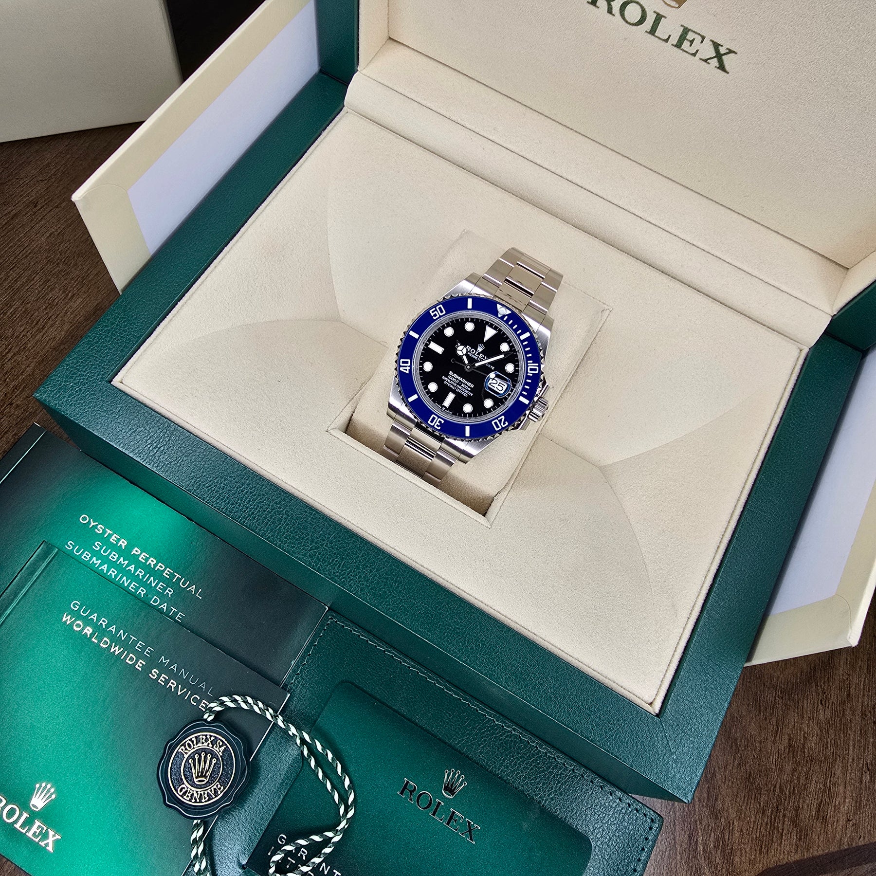 Rolex Submariner Date 126619LB Cookie Monster full set view