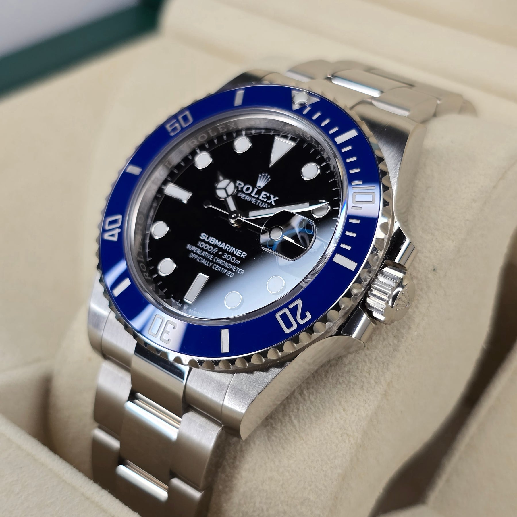 Rolex Submariner Date 126619LB Cookie Monster right side case view