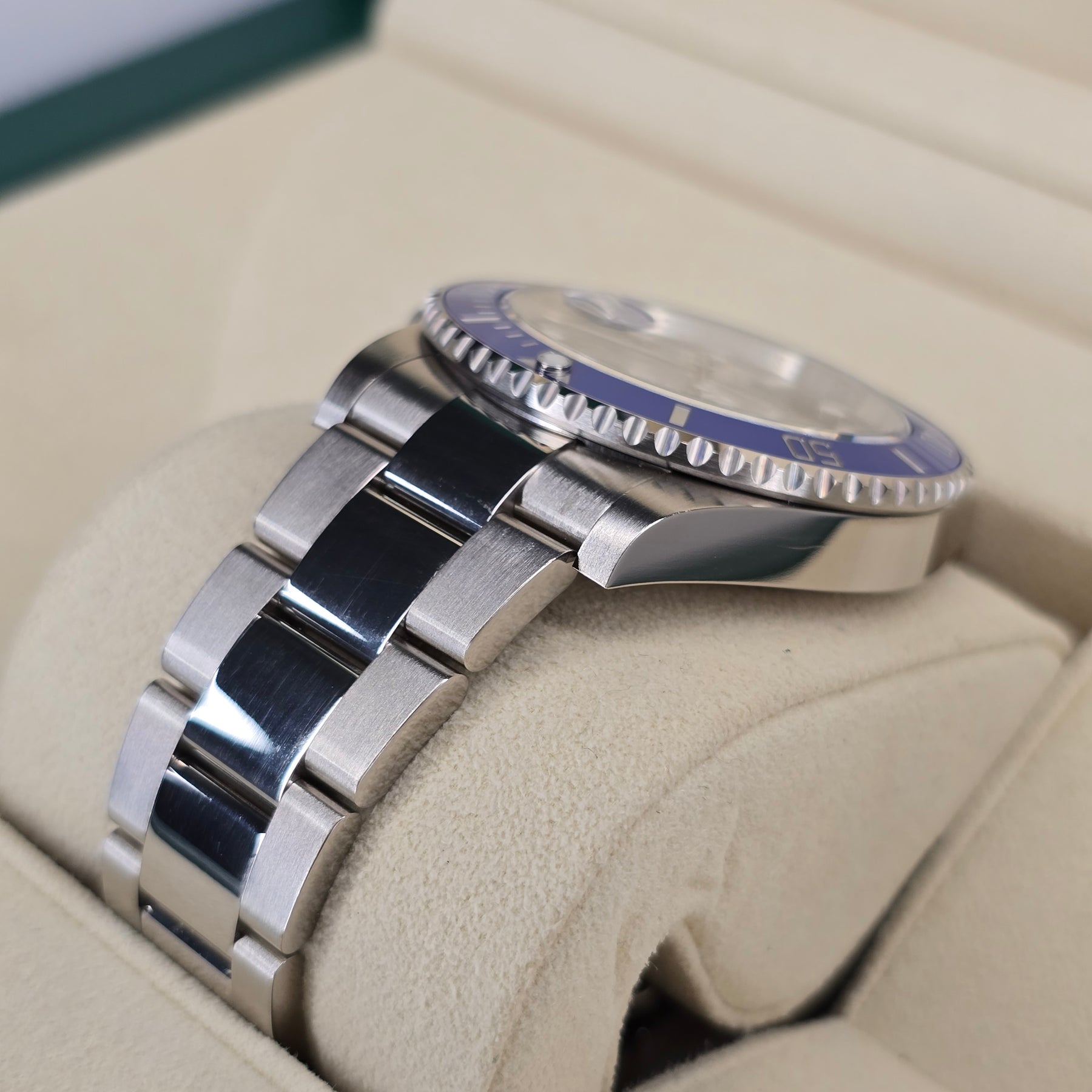 Rolex Submariner Date 126619LB Cookie Monster case, oyster bracelet view