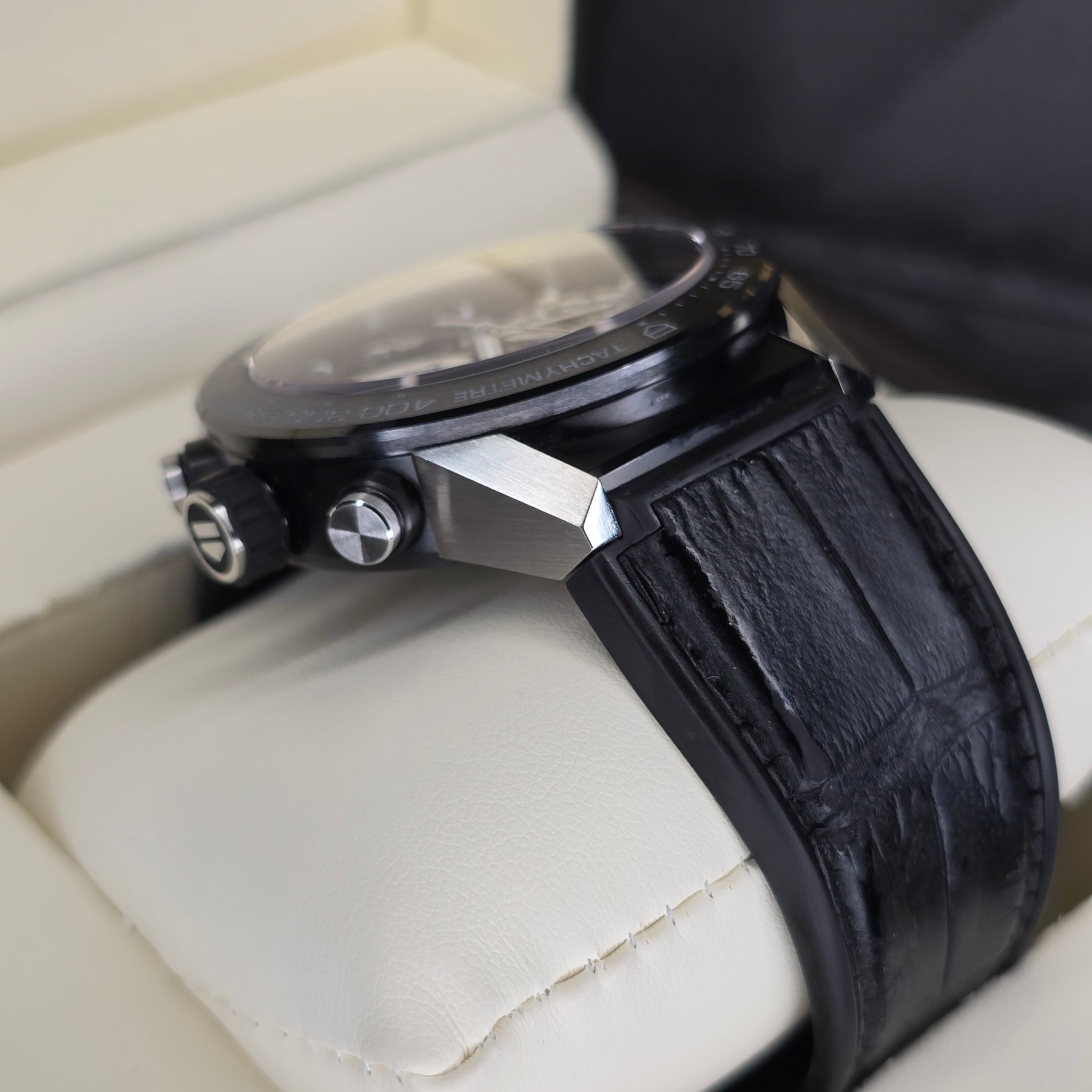 Tag Heuer Carrera Tourbillon CAR5A8Y case, strap view