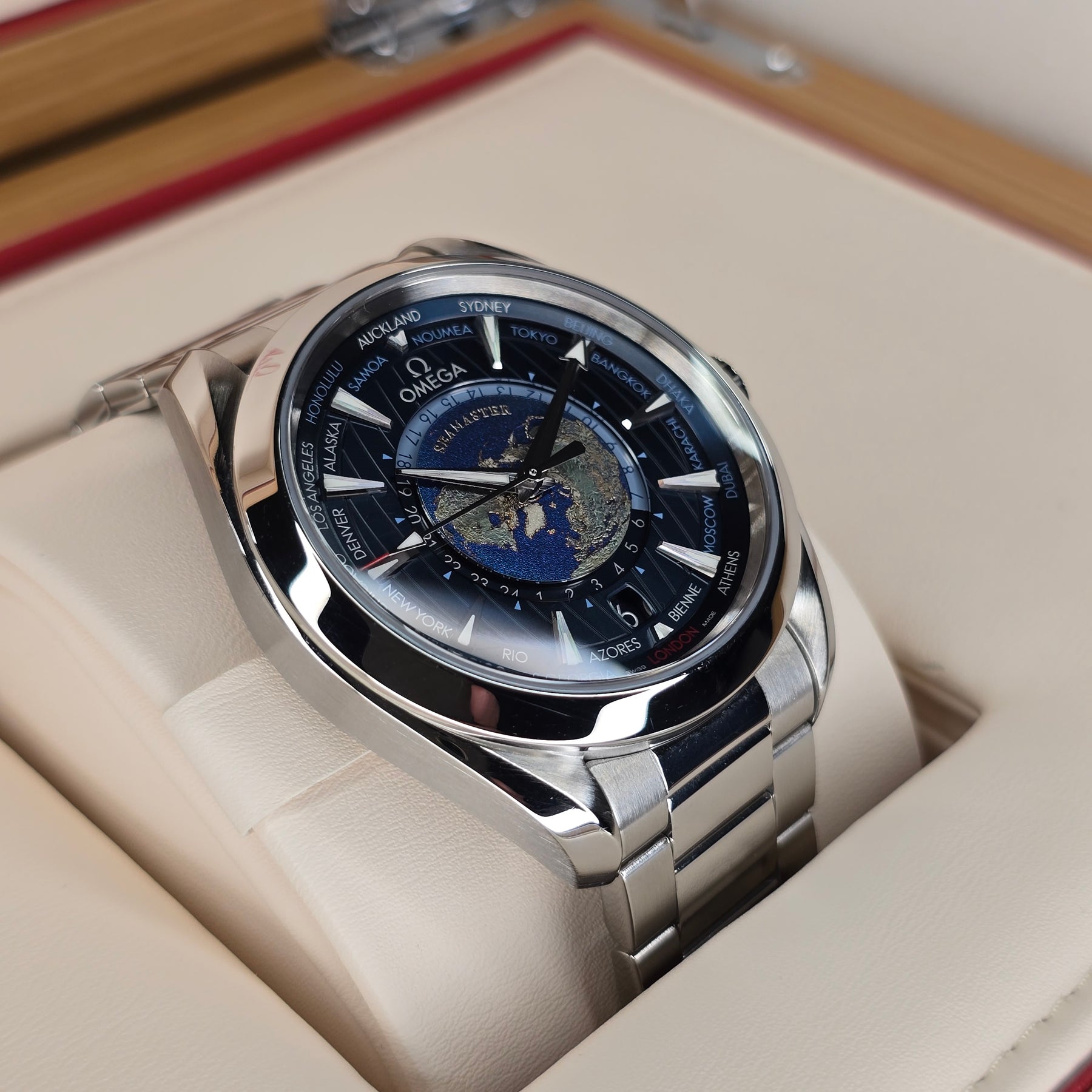 Omega Seamaster Aqua Terra Worldtimer left side case view