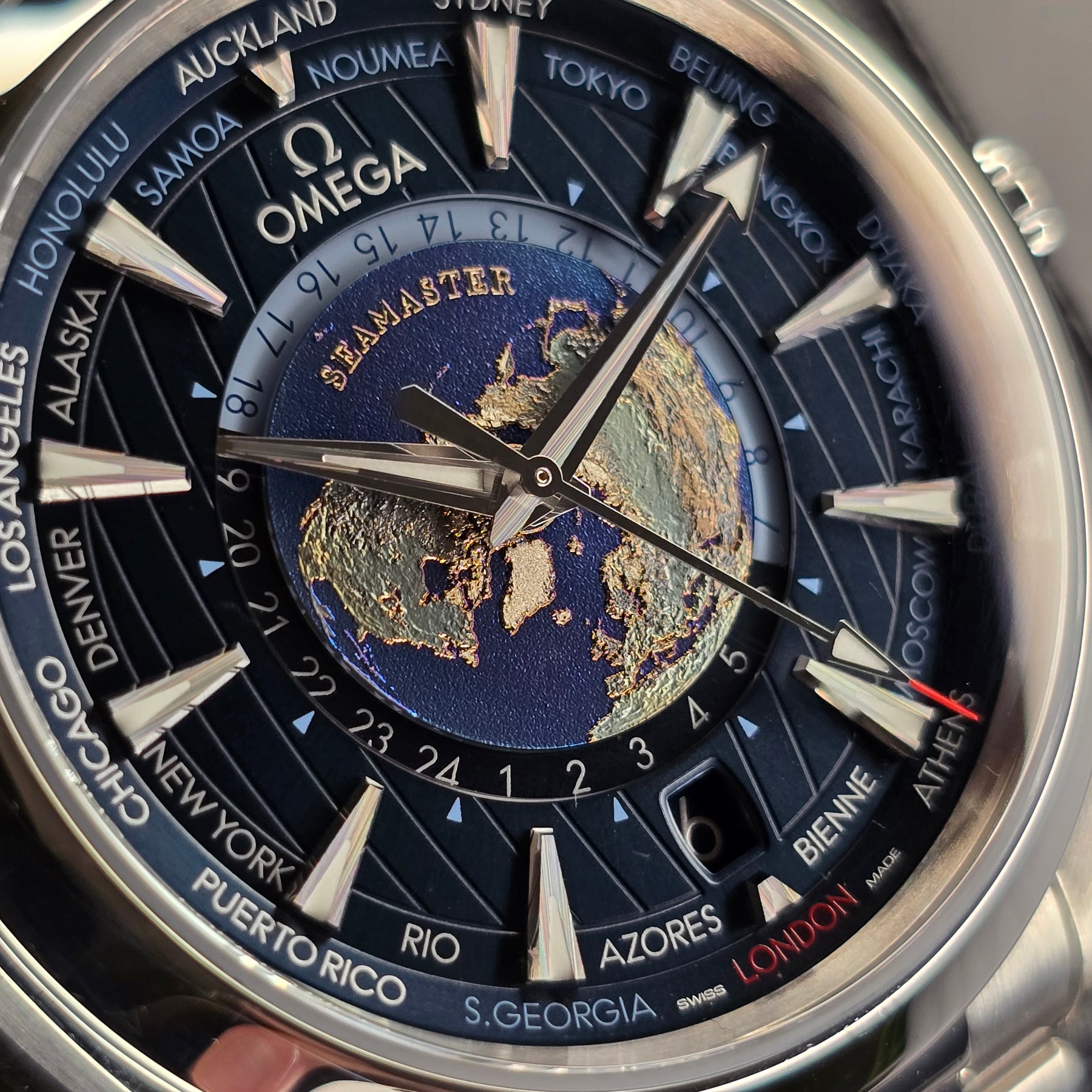 Omega Seamaster Aqua Terra Worldtimer dial view