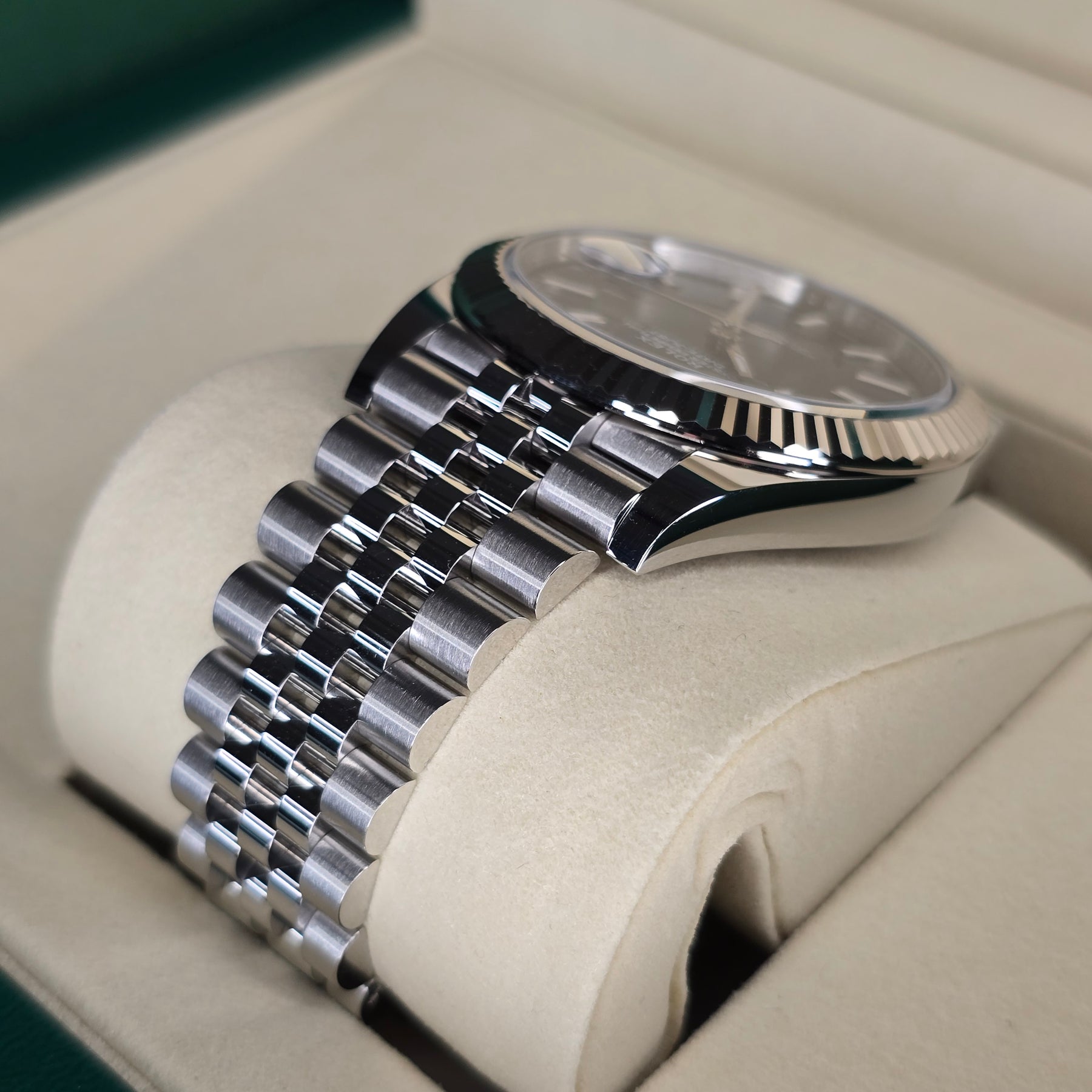 Rolex Datejust Blue Index 126334 case, bracelet view