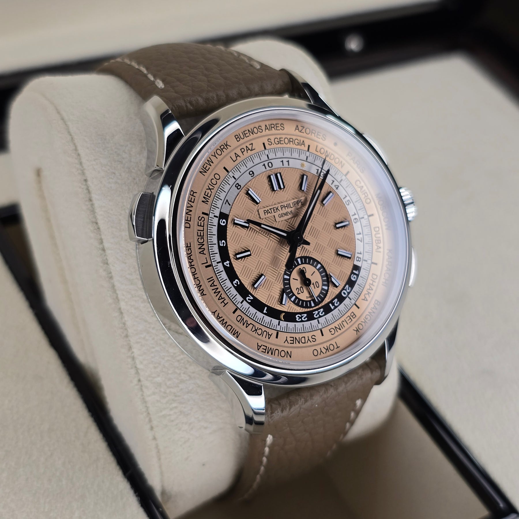 Patek Philippe Complications 5935A-001 left side case view