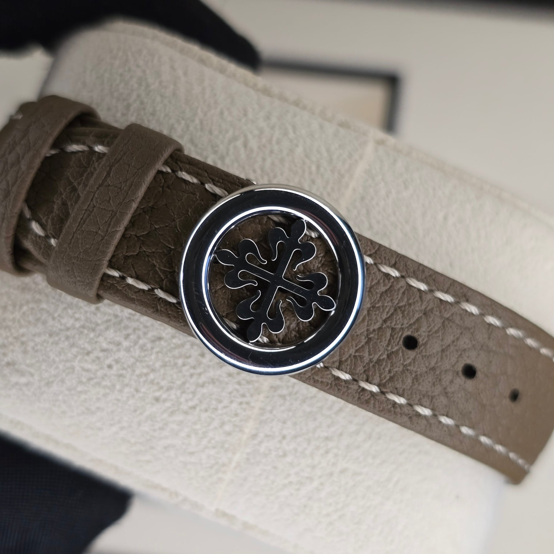 Patek Philippe Complications 5935A-001 clasp view