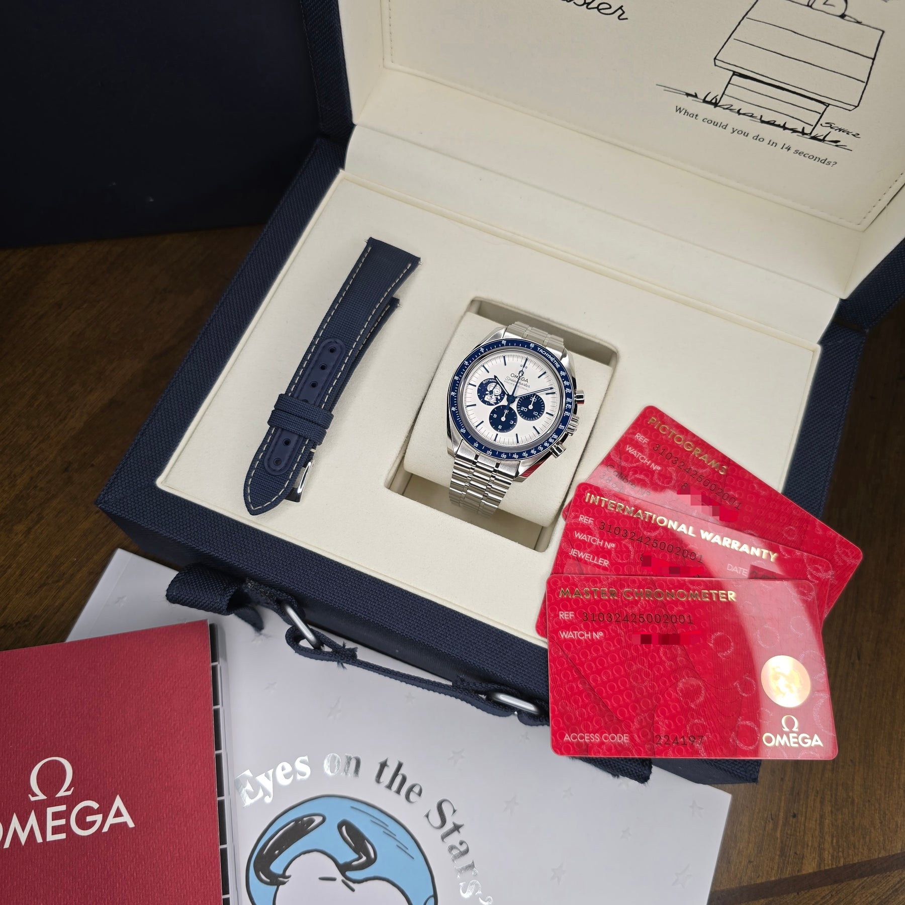 Omega Speedmaster Silver Snoopy full set view