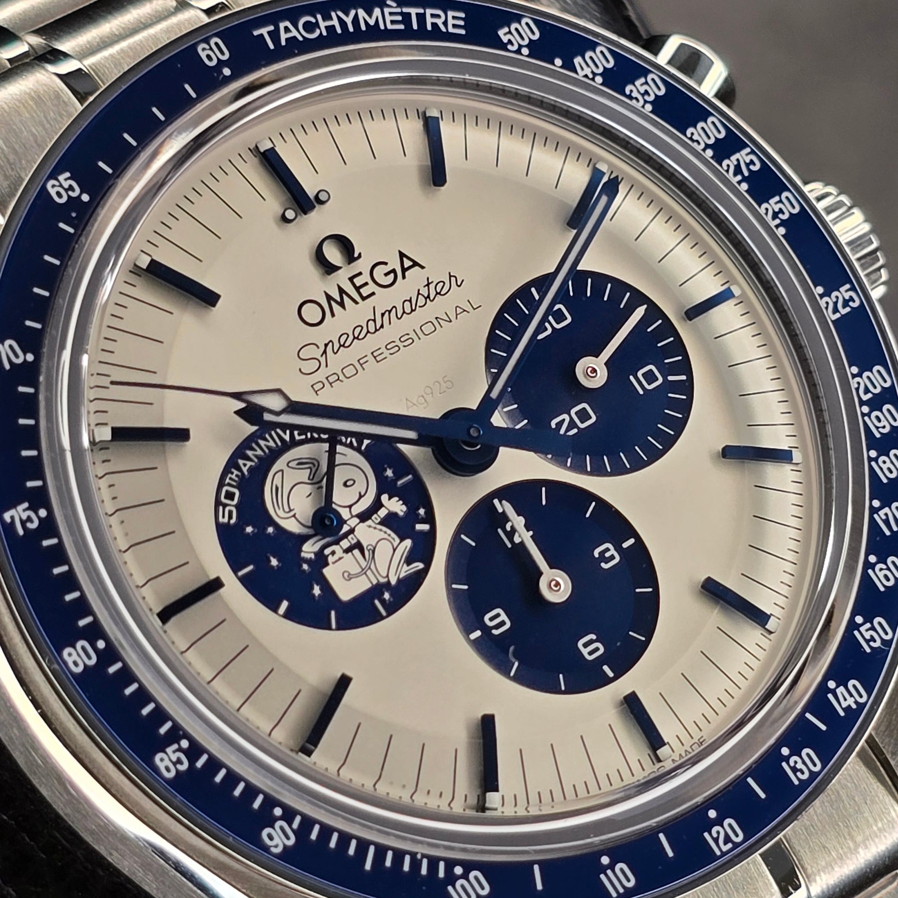 Omega Speedmaster Silver Snoopy dial view