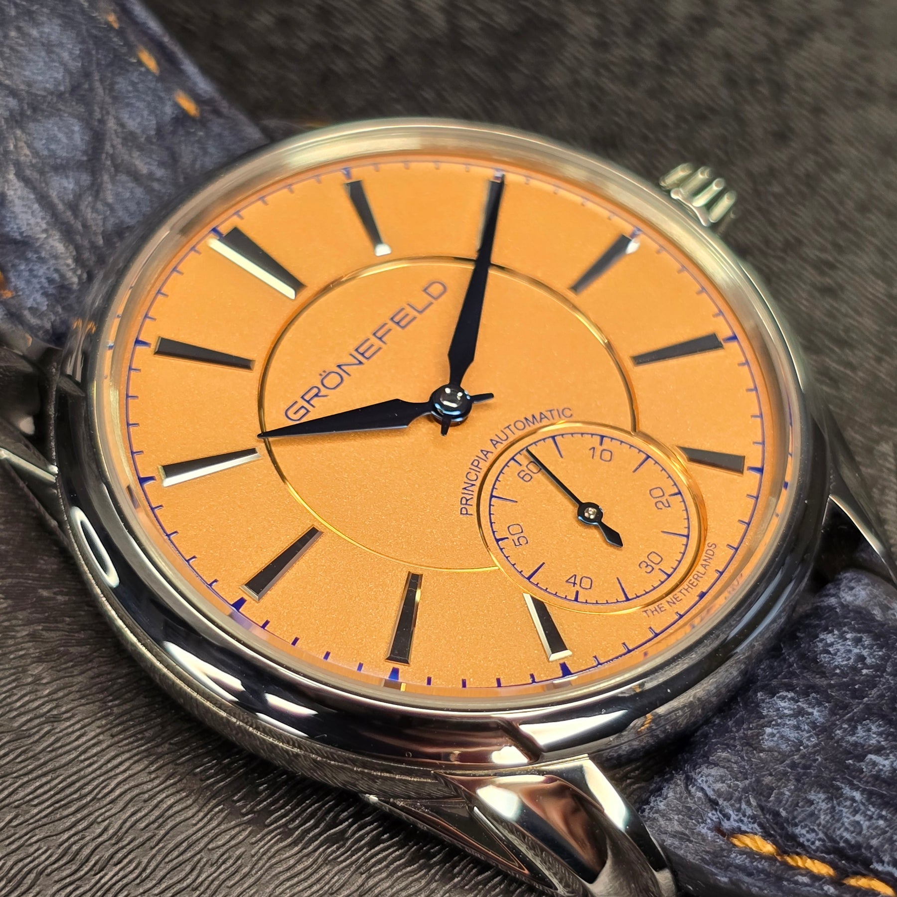 Gronefeld 1941 Principia Salmon dial view