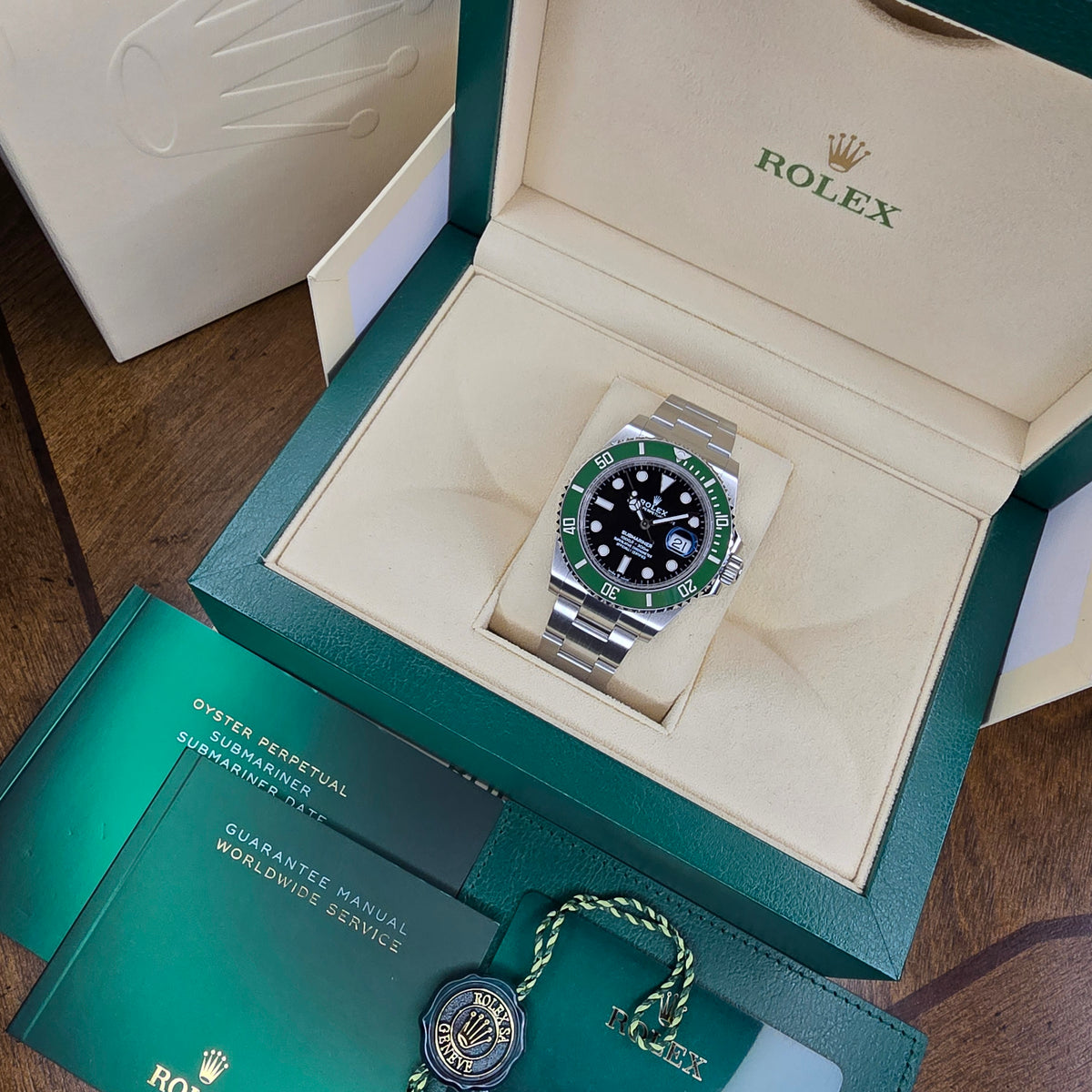 Rolex Submariner Date 126610LV Starbucks full set view