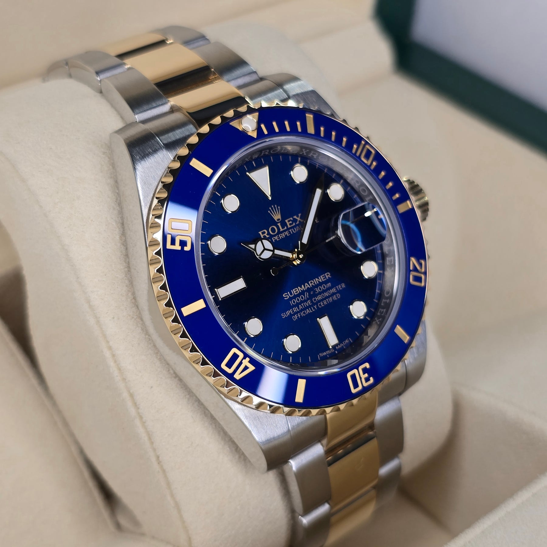 Rolex Submariner Date 116613LB Bluesy left side case view