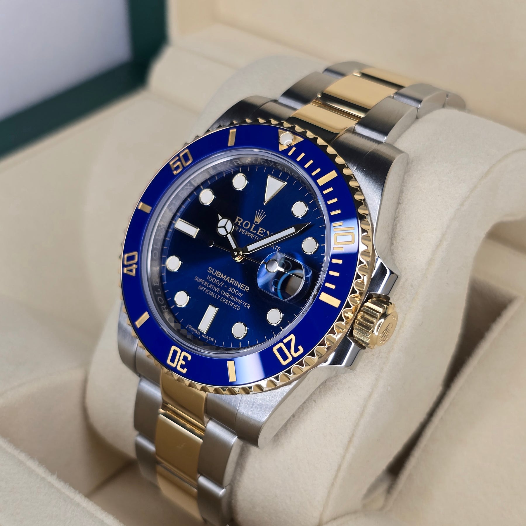 Rolex Submariner Date 116613LB Bluesy right side case view