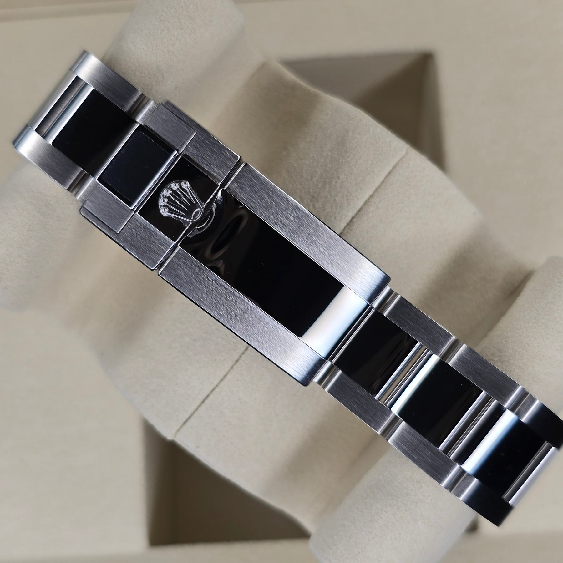 Rolex GMT-Master II 126720VTNR Sprite clasp view