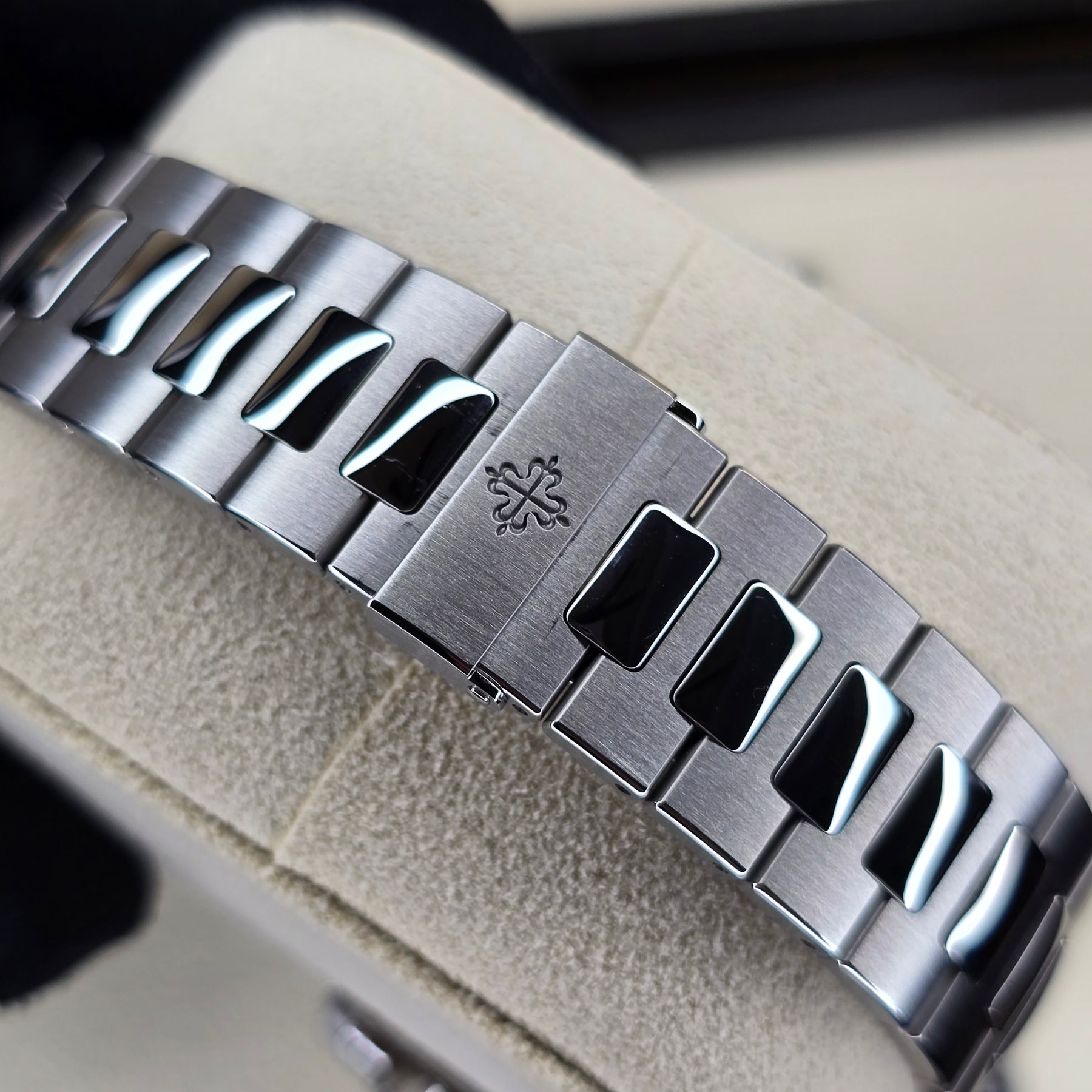 Patek Philippe Nautilus Annual Calendar 5726 clasp view