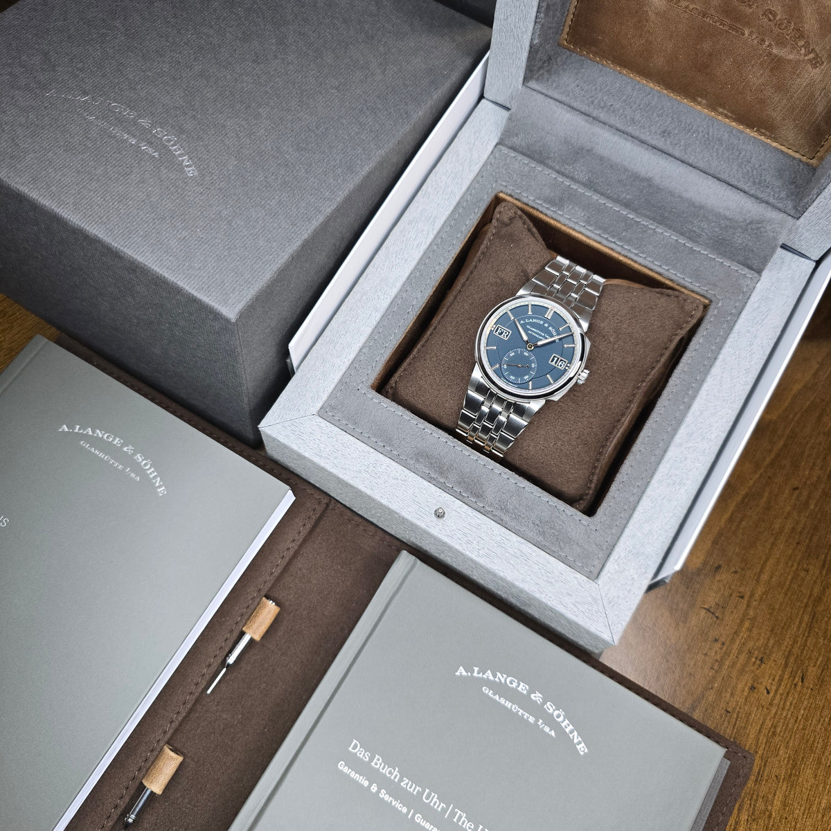 A. Lange & Sohne Odysseus 363.179 40.5mm full set view